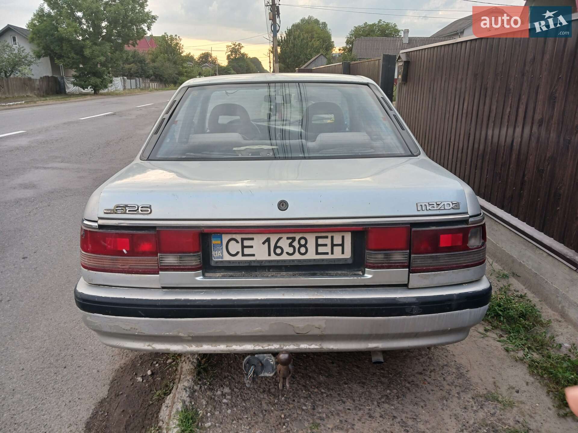 Головне фото звіту автомобіля MAZDA 626 1991