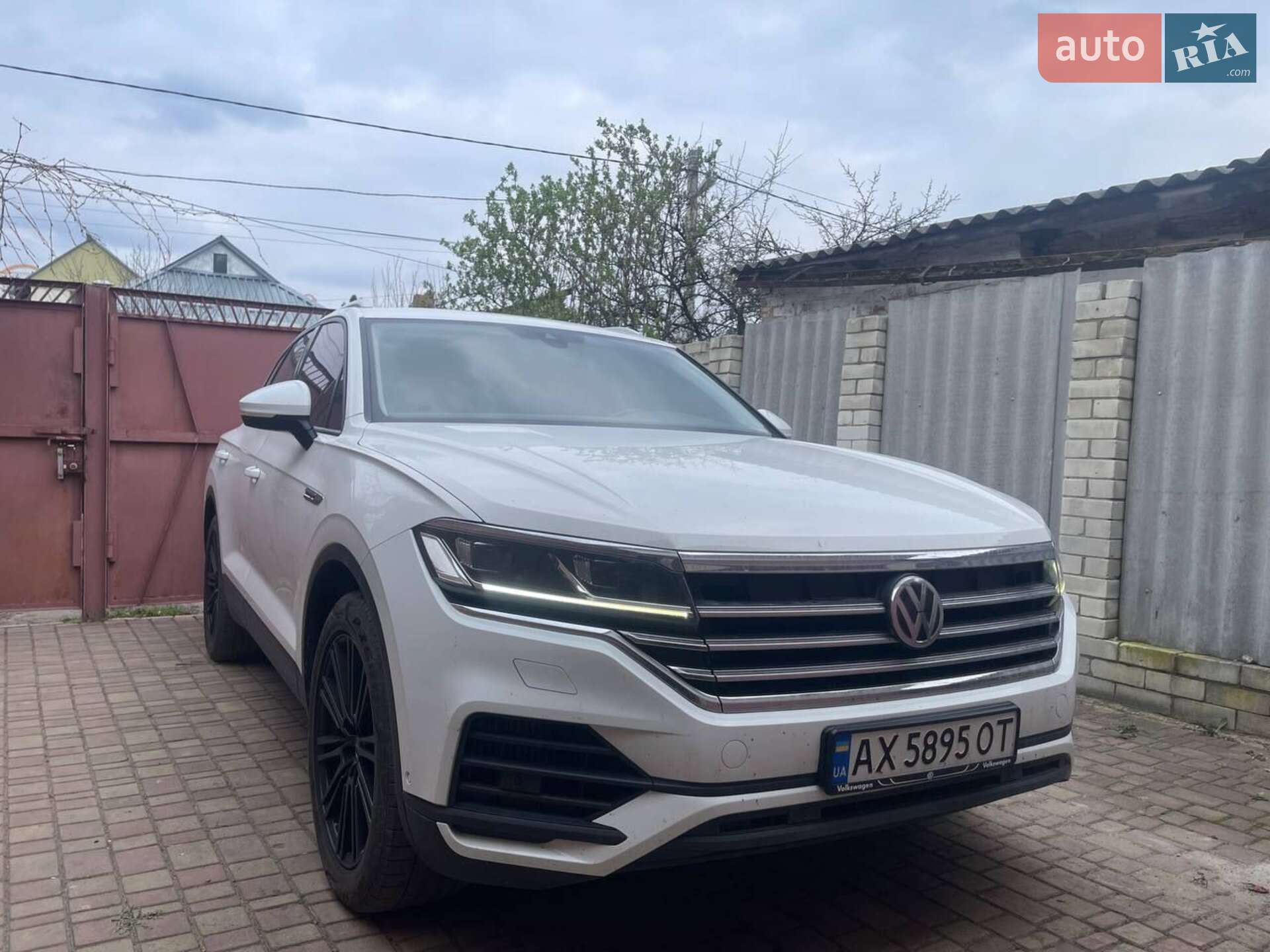 VOLKSWAGEN TOUAREG
