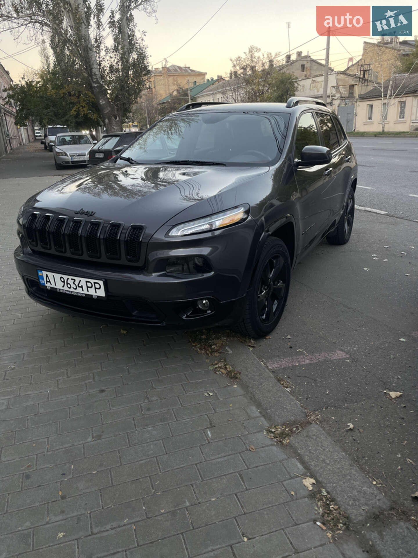 Головне фото звіту автомобіля JEEP CHEROKEE 2017