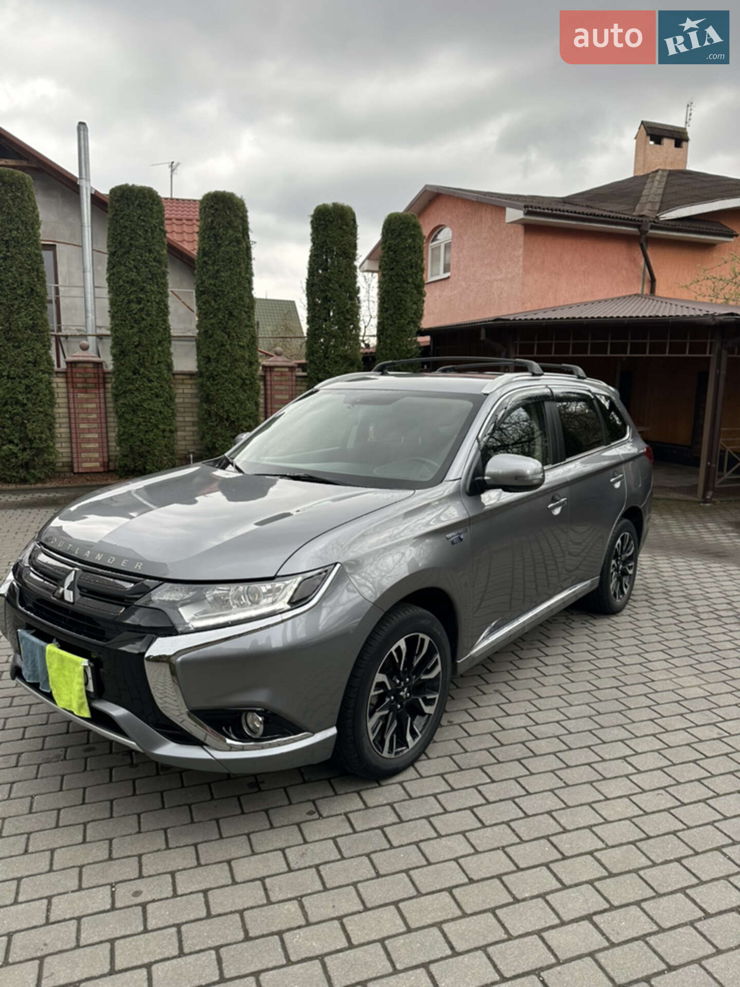 MITSUBISHI OUTLANDER 2018