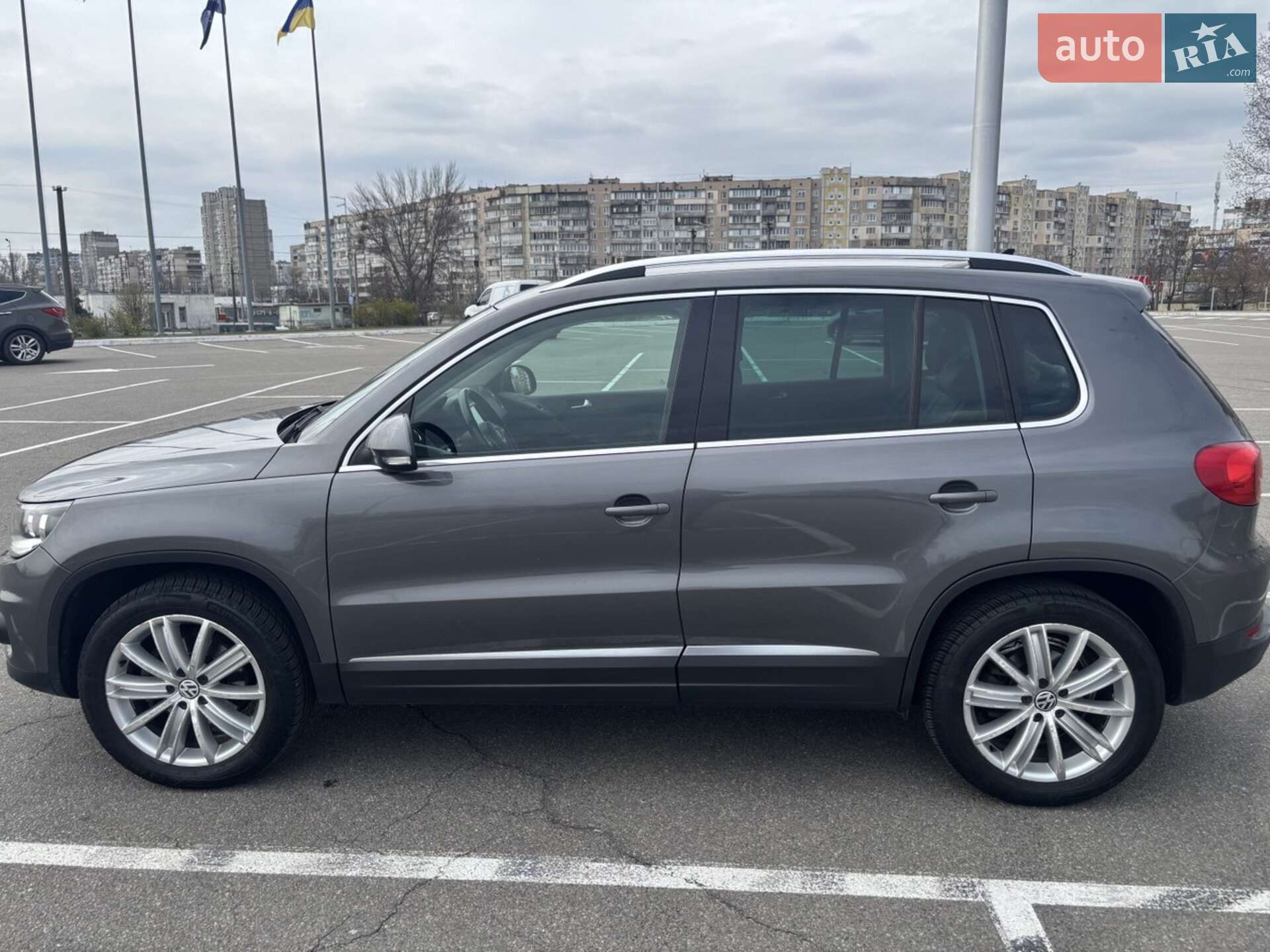 VOLKSWAGEN TIGUAN 2012