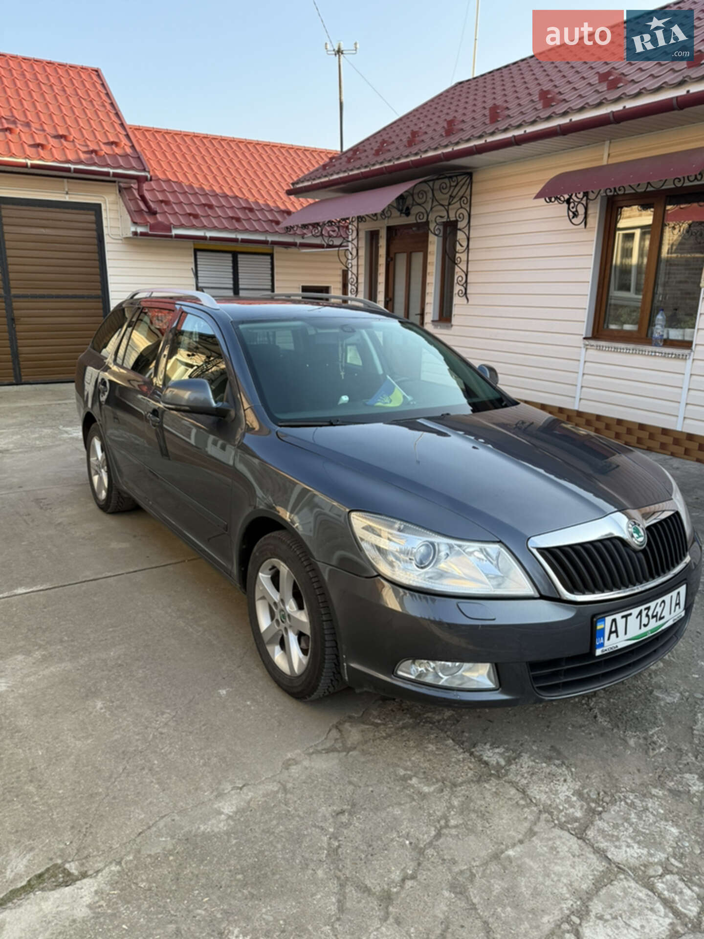 Головне фото звіту автомобіля SKODA OCTAVIA 2010