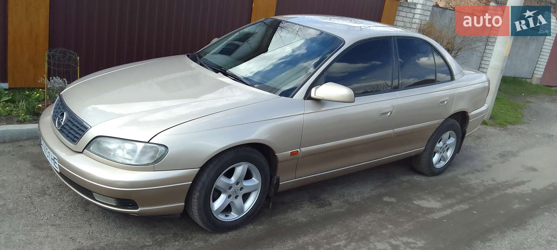 Головне фото звіту автомобіля OPEL OMEGA 2000