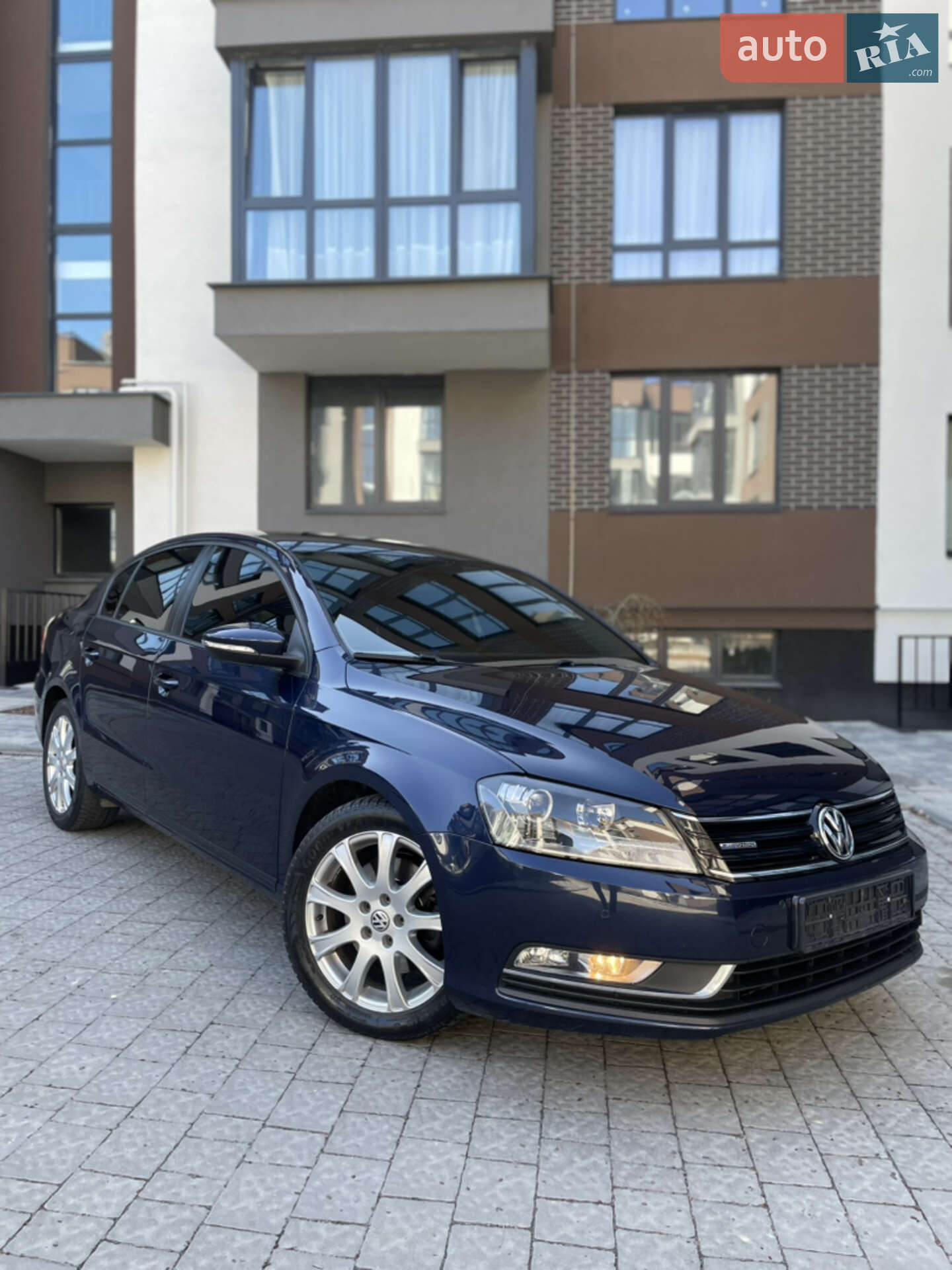 VOLKSWAGEN PASSAT 2012