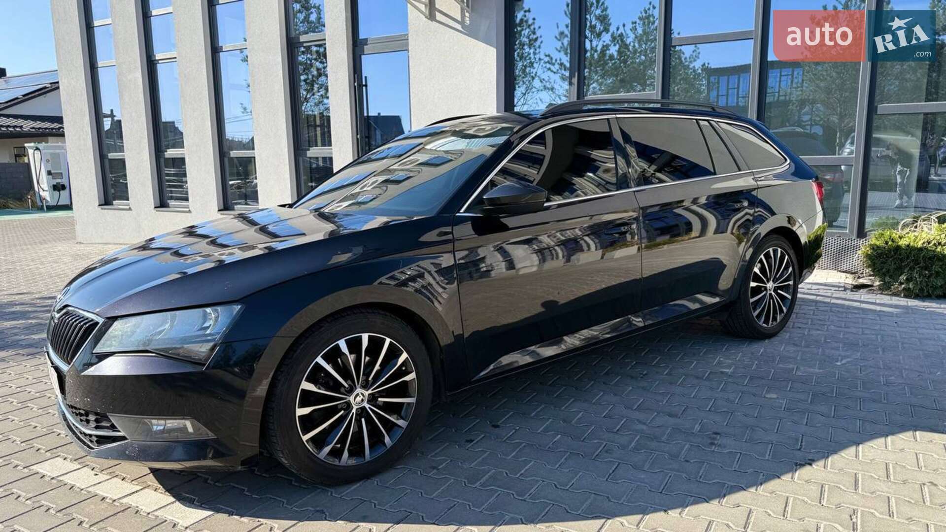 Головне фото звіту автомобіля SKODA SUPERB 2015