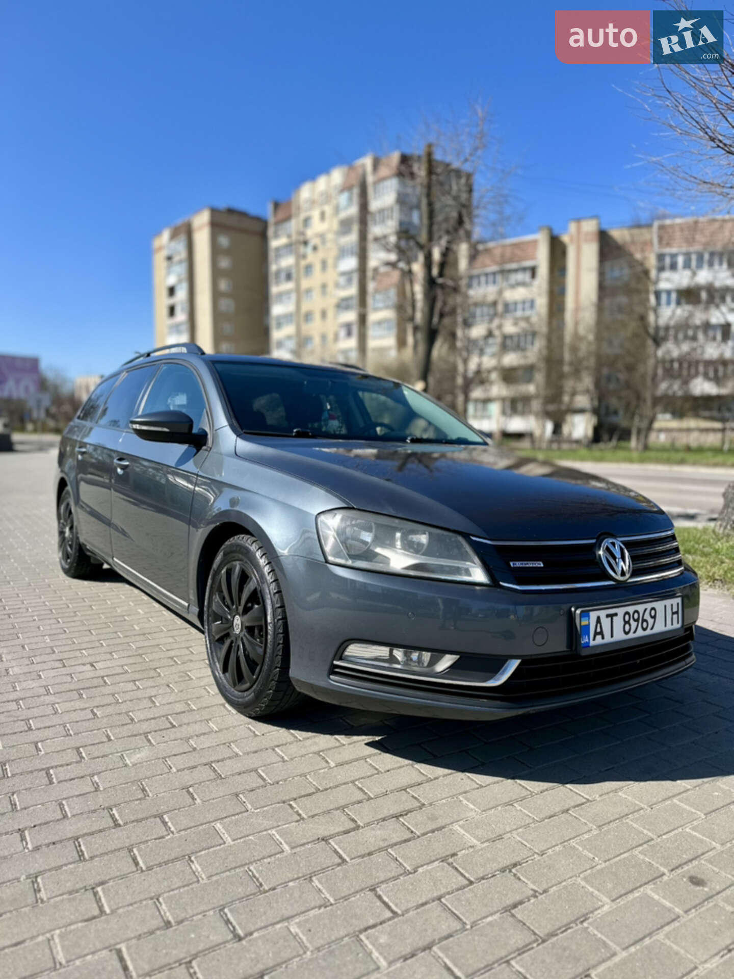 VOLKSWAGEN PASSAT 2011