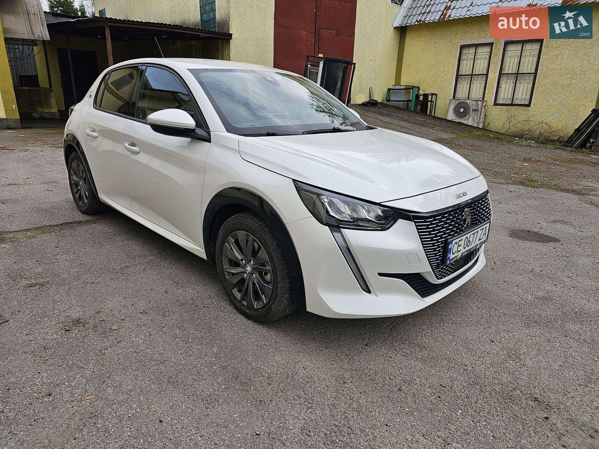 PEUGEOT 208 2021