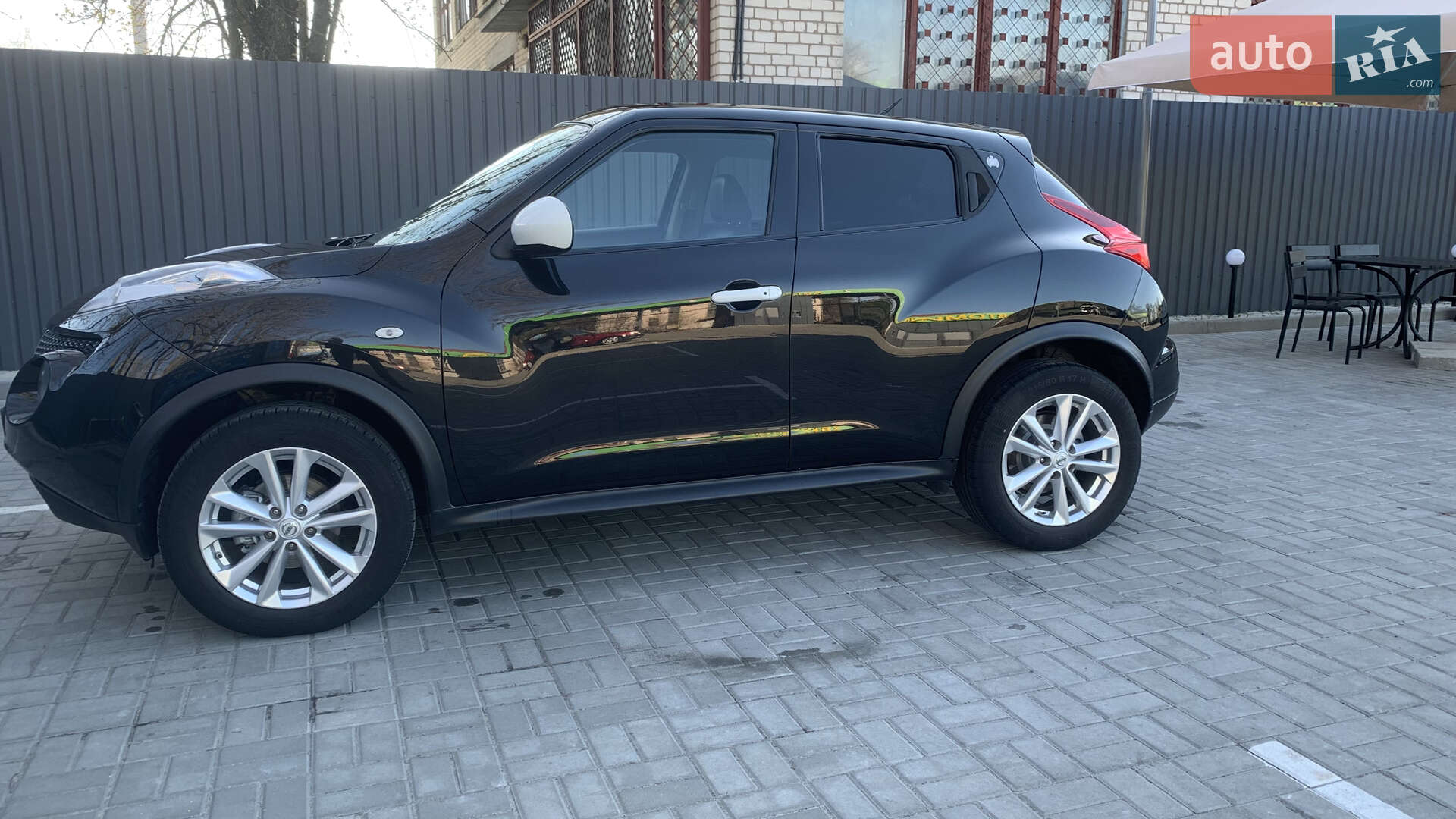 NISSAN JUKE 2012
