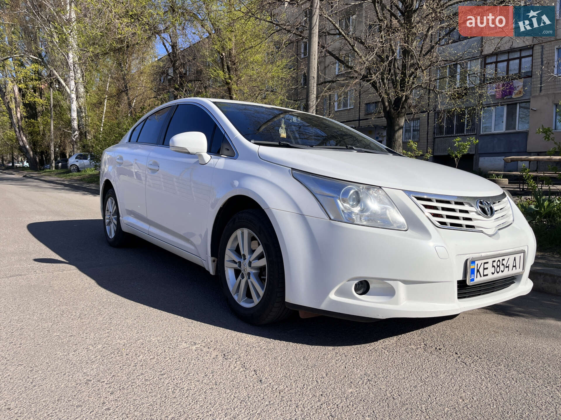 TOYOTA AVENSIS