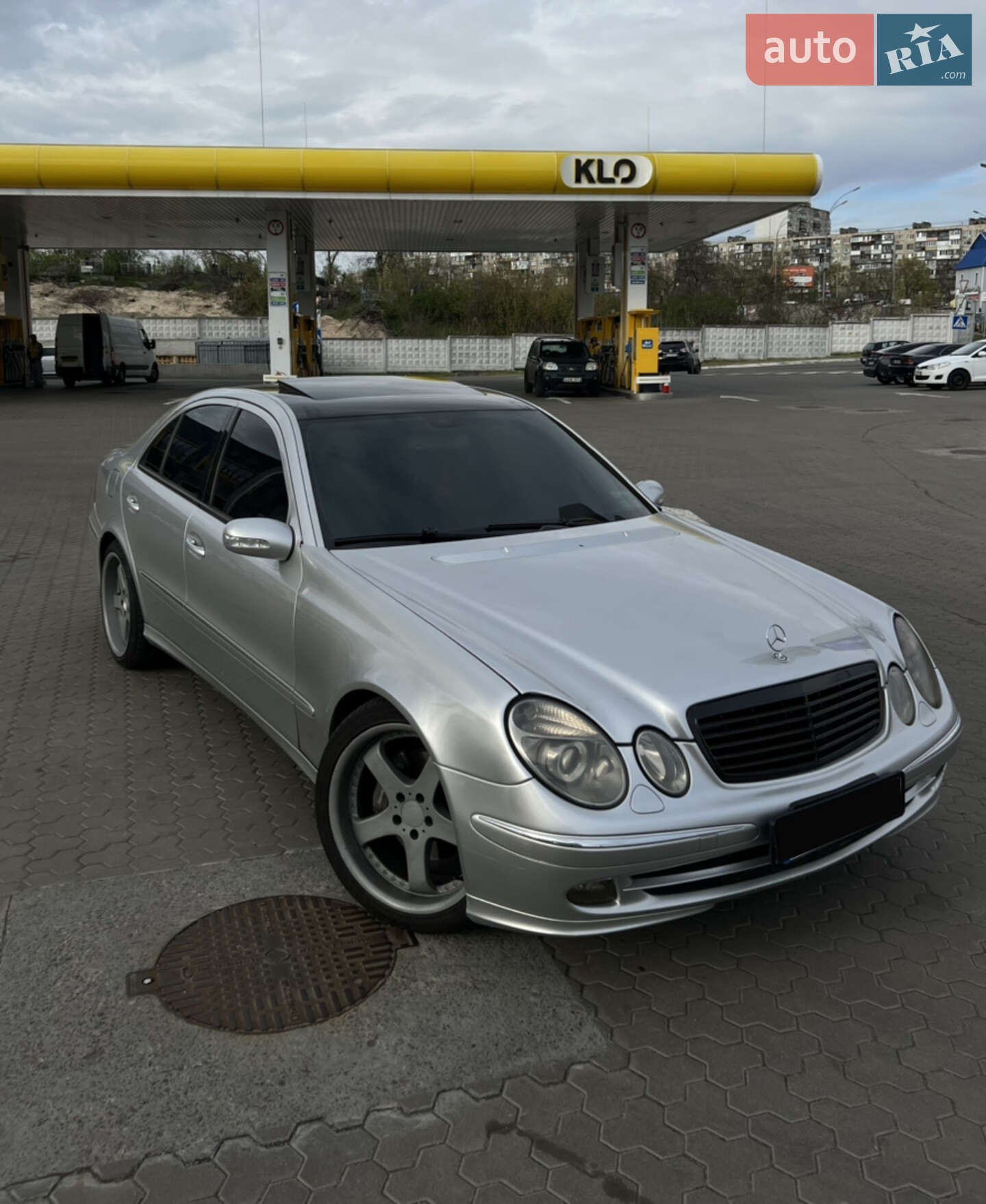 MERCEDES-BENZ E 500