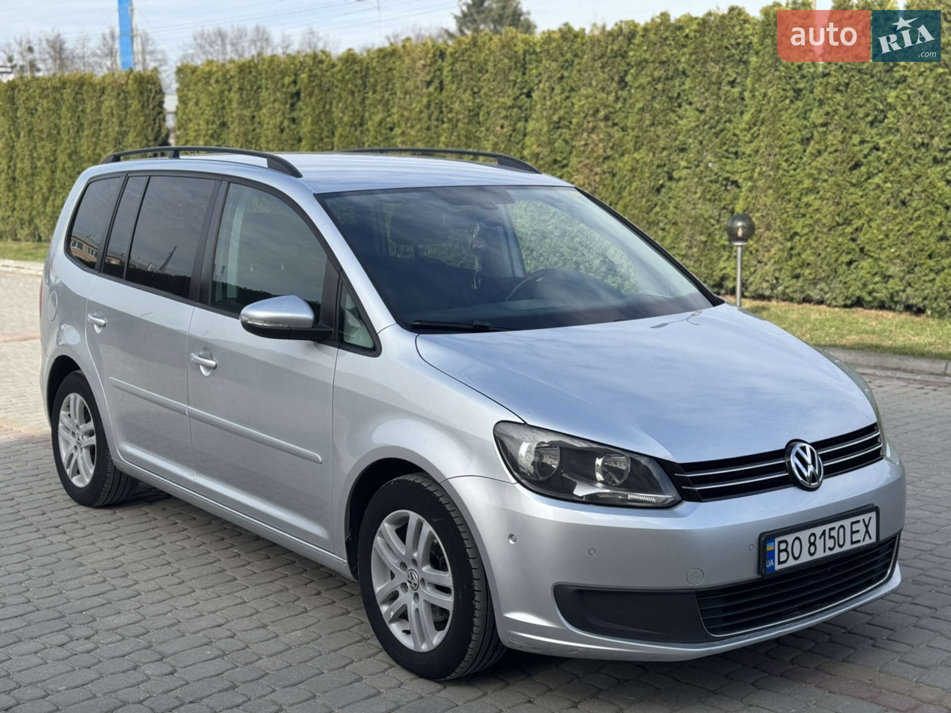 VOLKSWAGEN TOURAN 2012