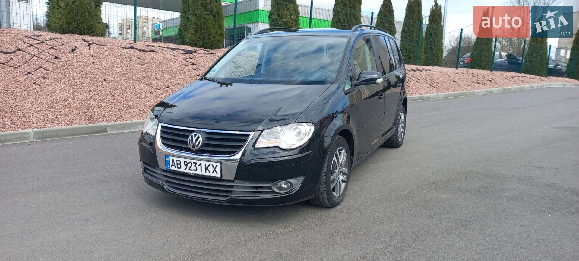 VOLKSWAGEN TOURAN 2009