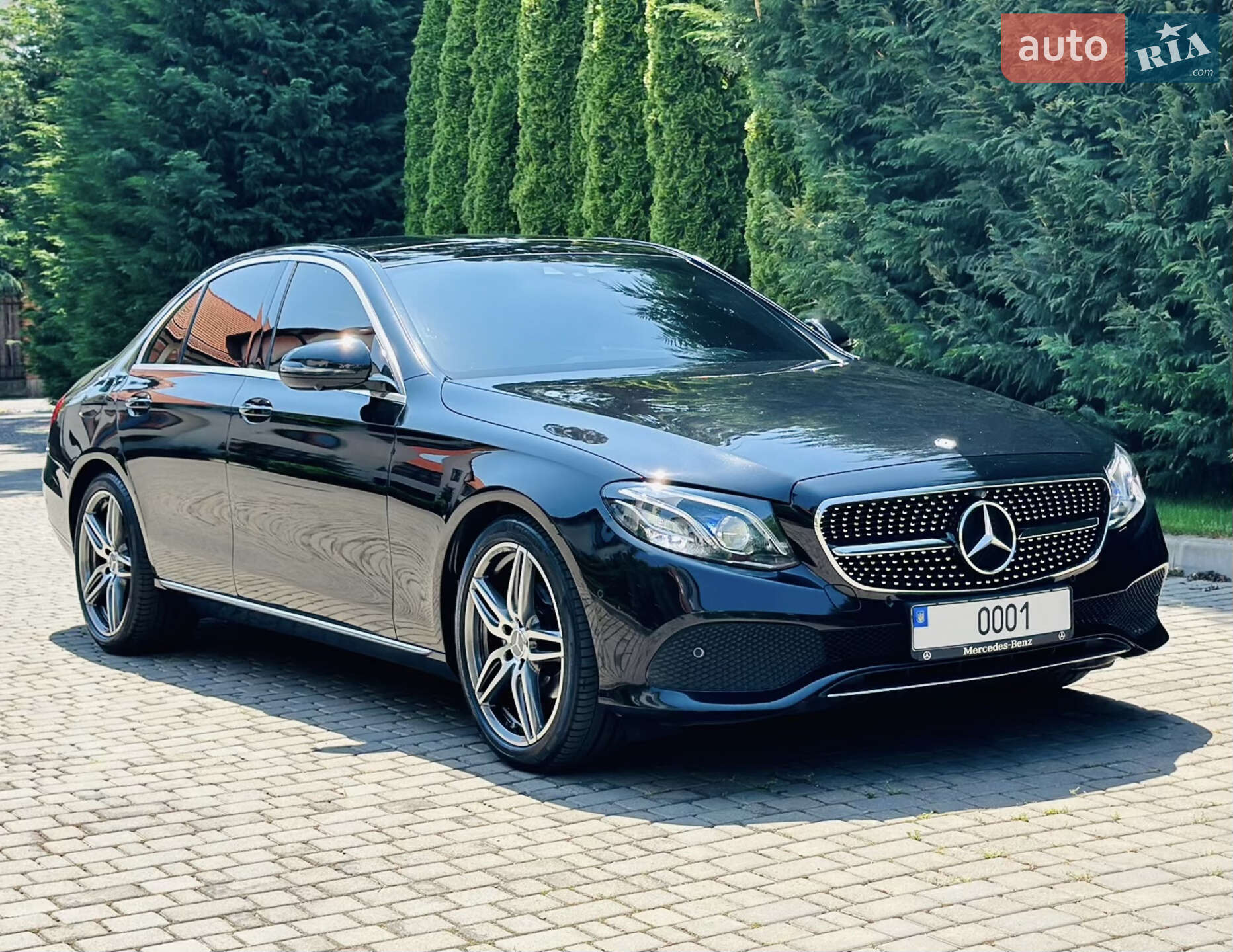MERCEDES-BENZ E 200 2017