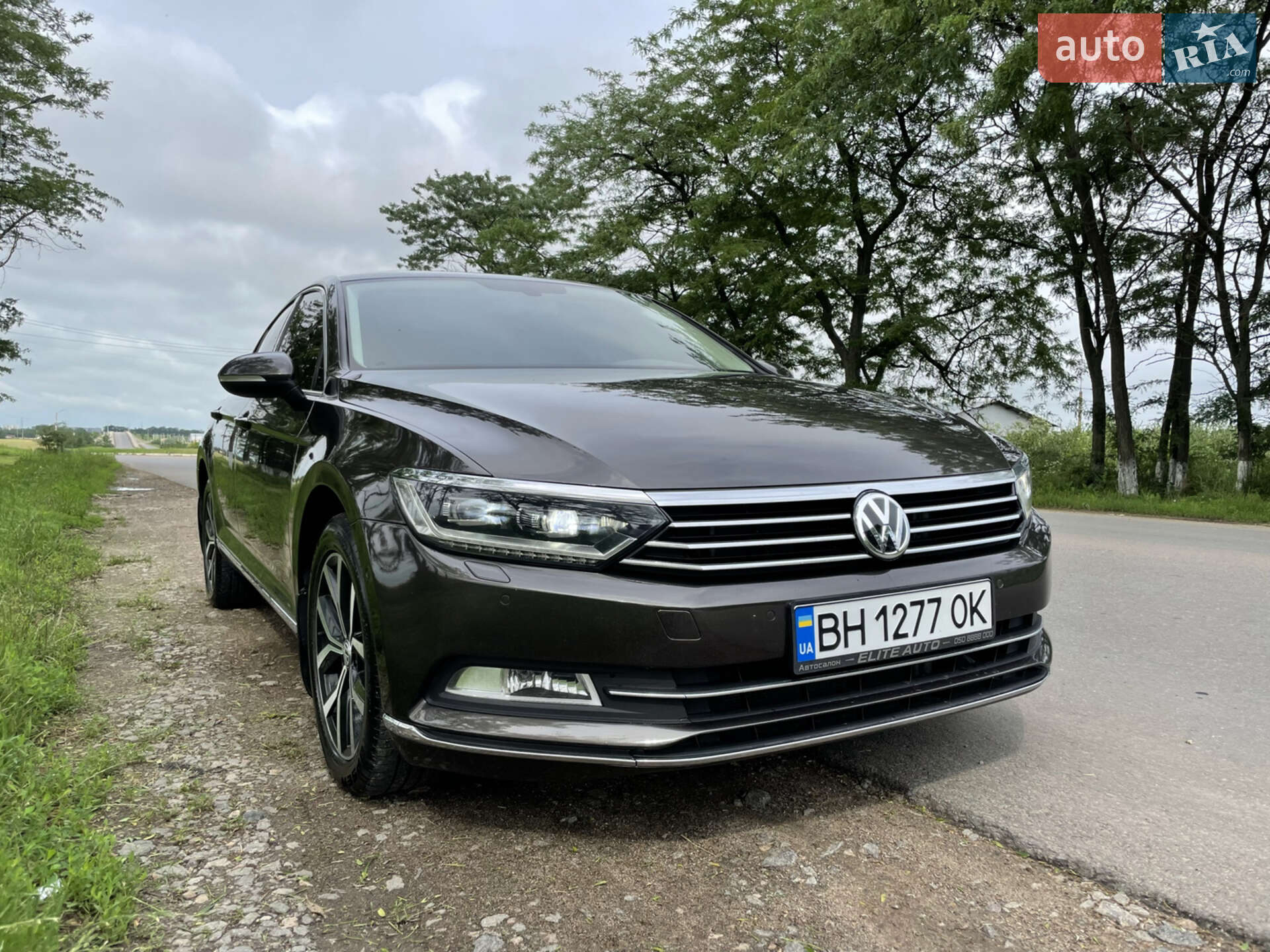 VOLKSWAGEN PASSAT 2016