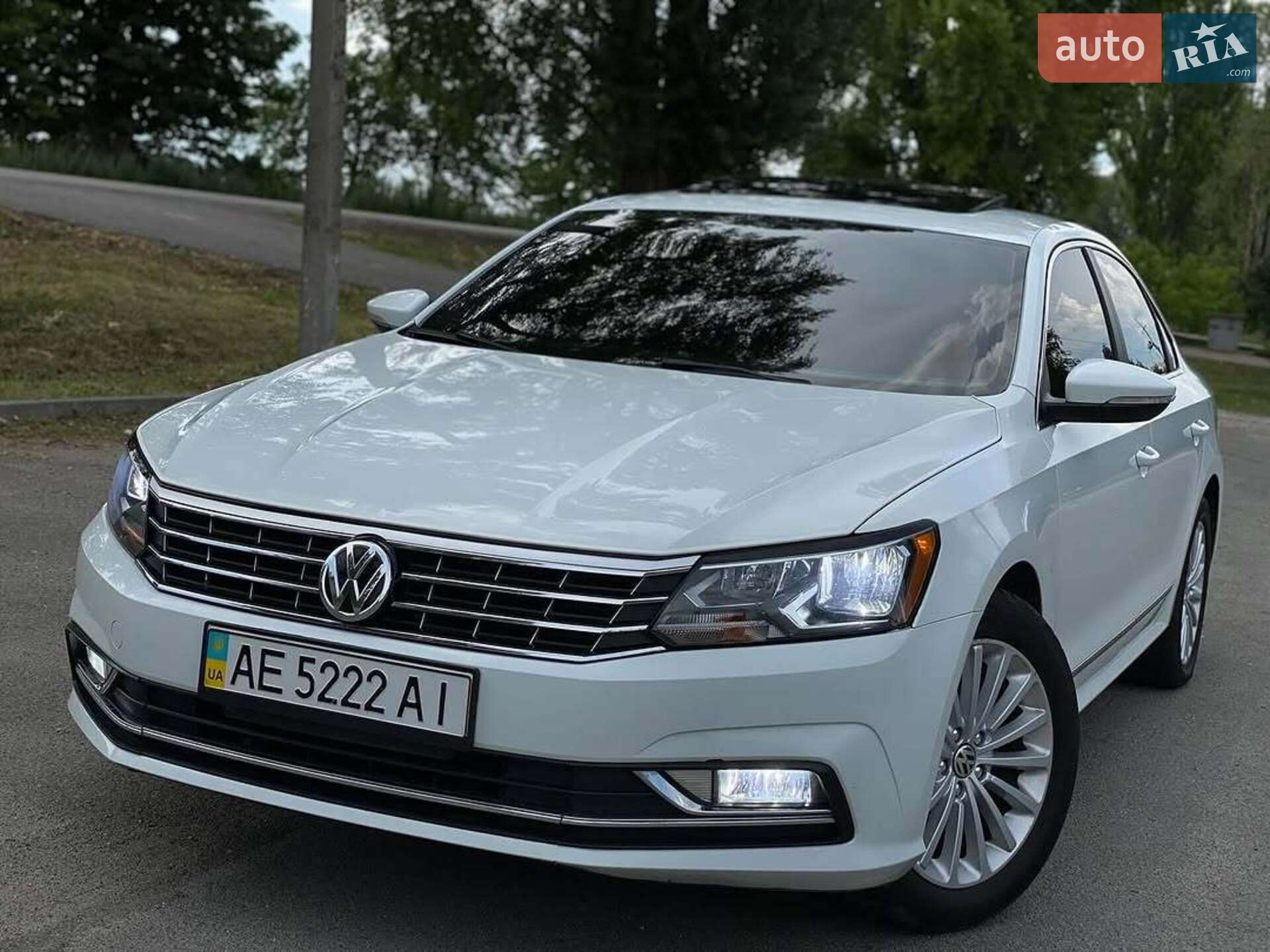 VOLKSWAGEN PASSAT 2016