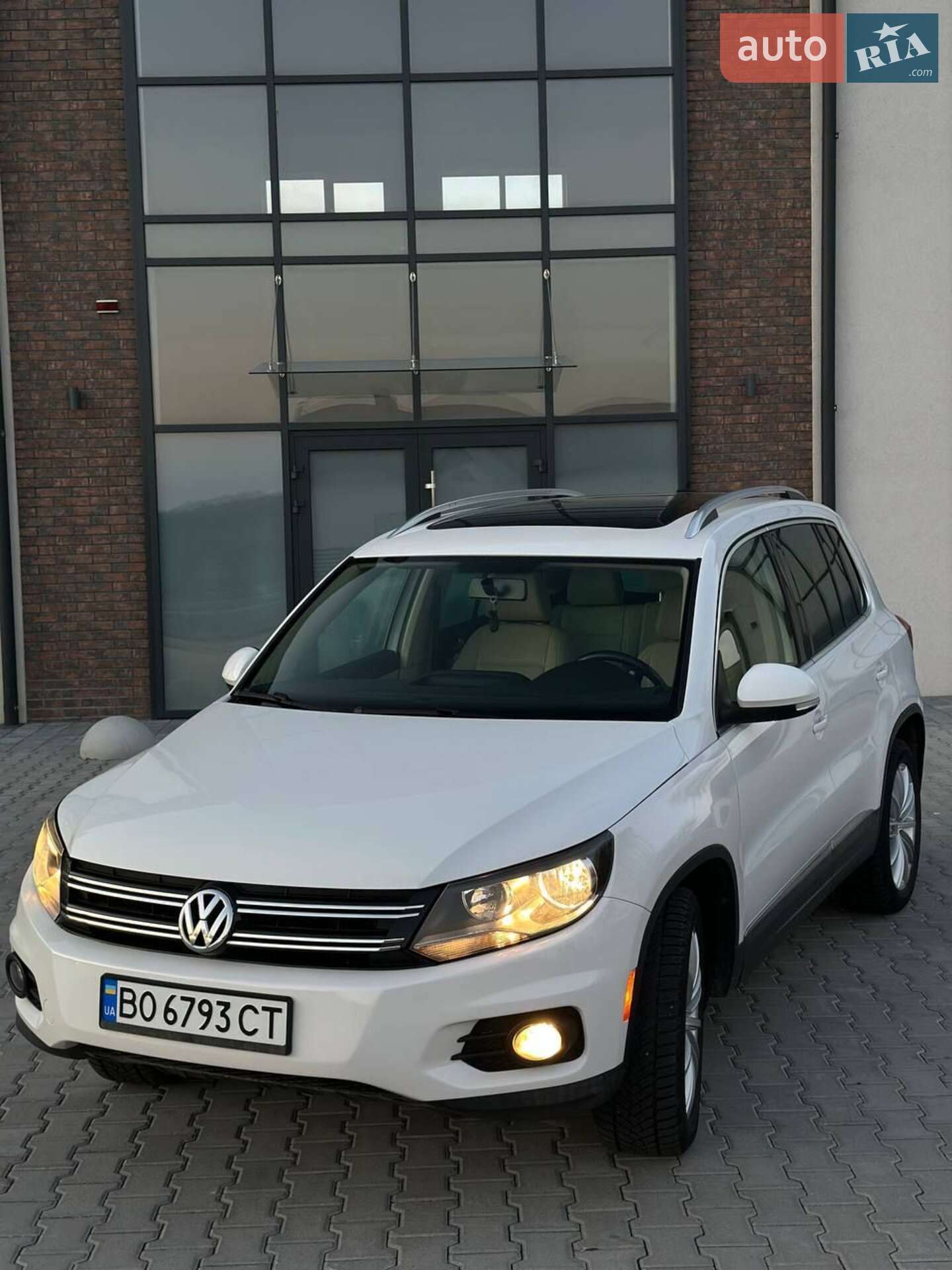 VOLKSWAGEN TIGUAN 2012