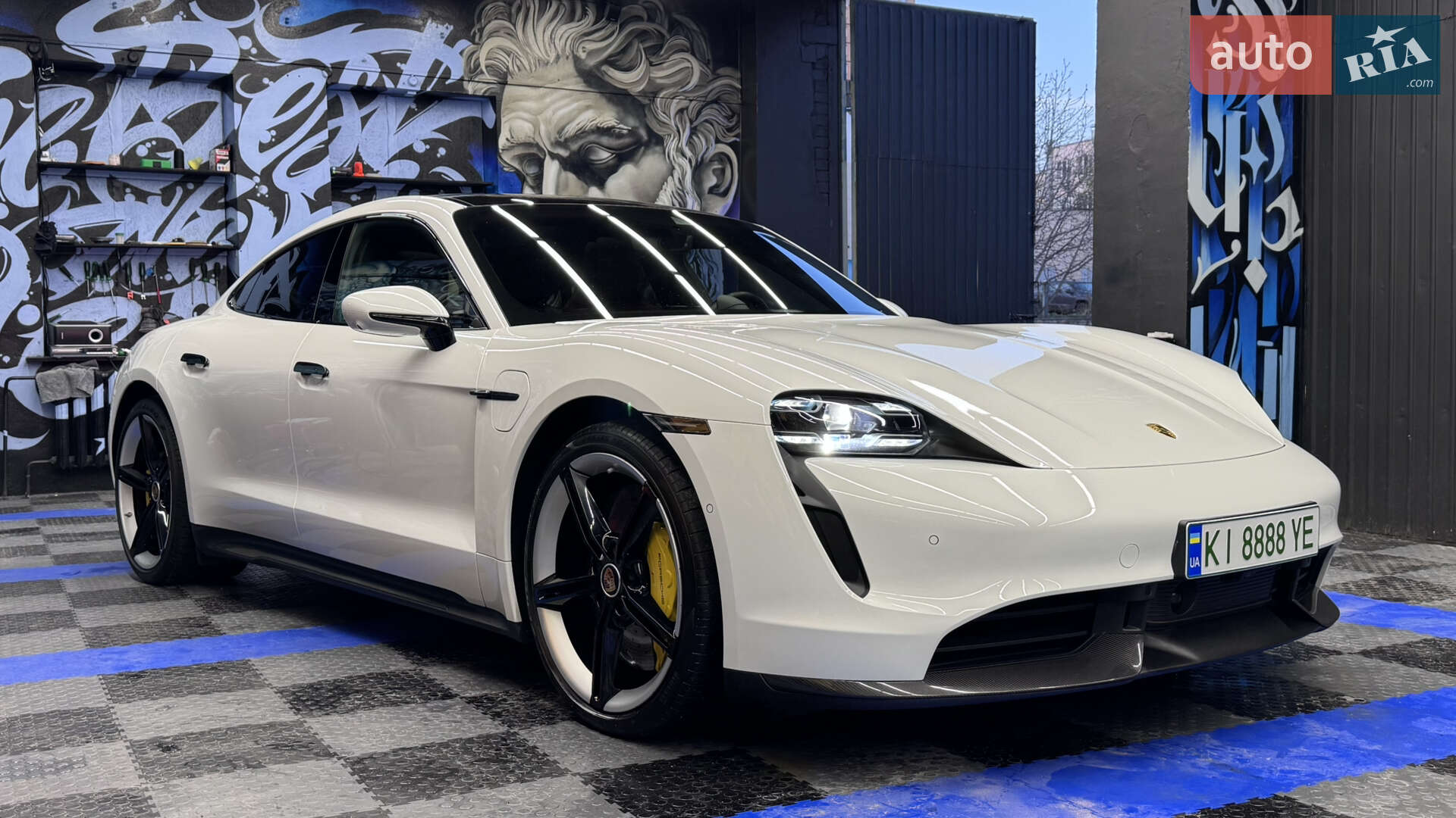 PORSCHE TAYCAN TURBO S 2020