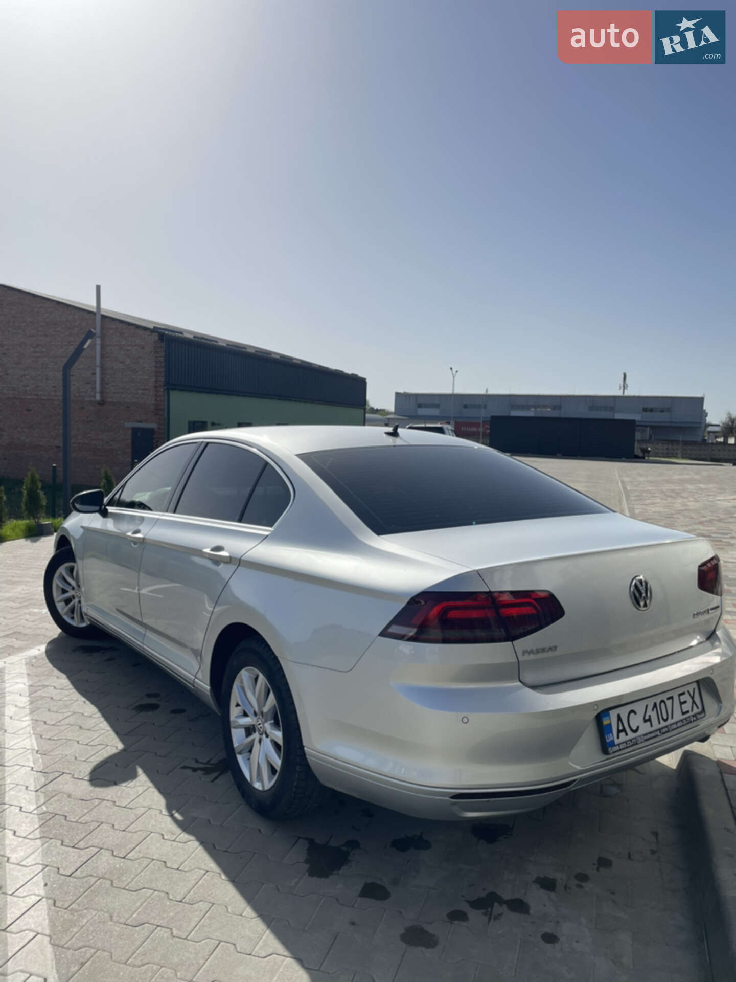 VOLKSWAGEN PASSAT 2016