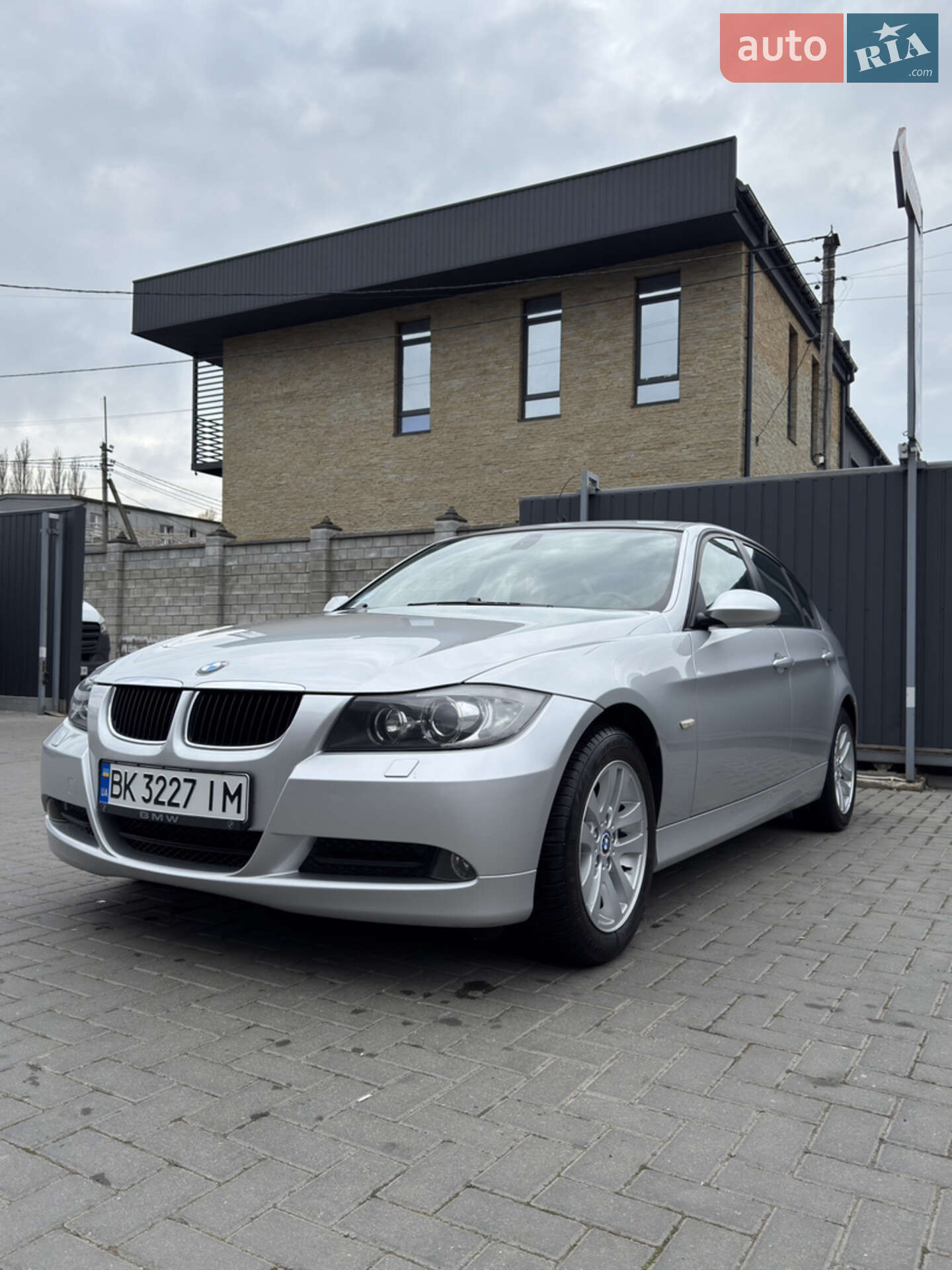 BMW 320 2008