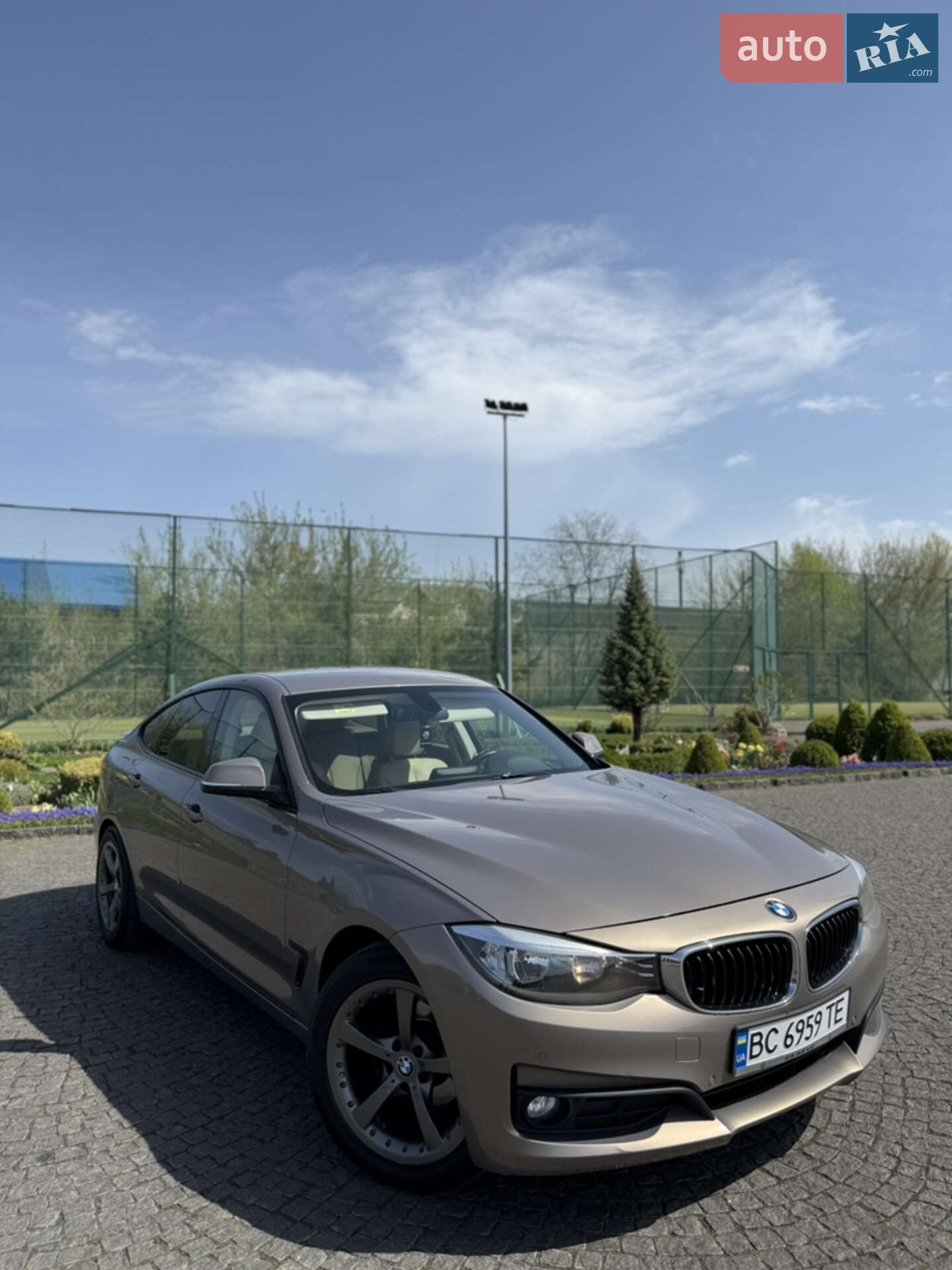 BMW GRAN TURISMO 318D 2014