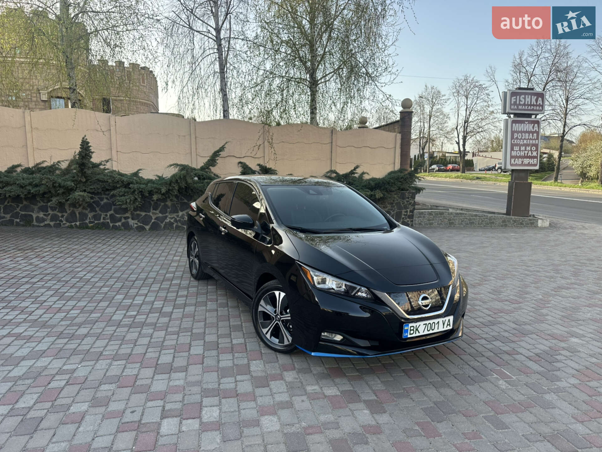 NISSAN LEAF 2021