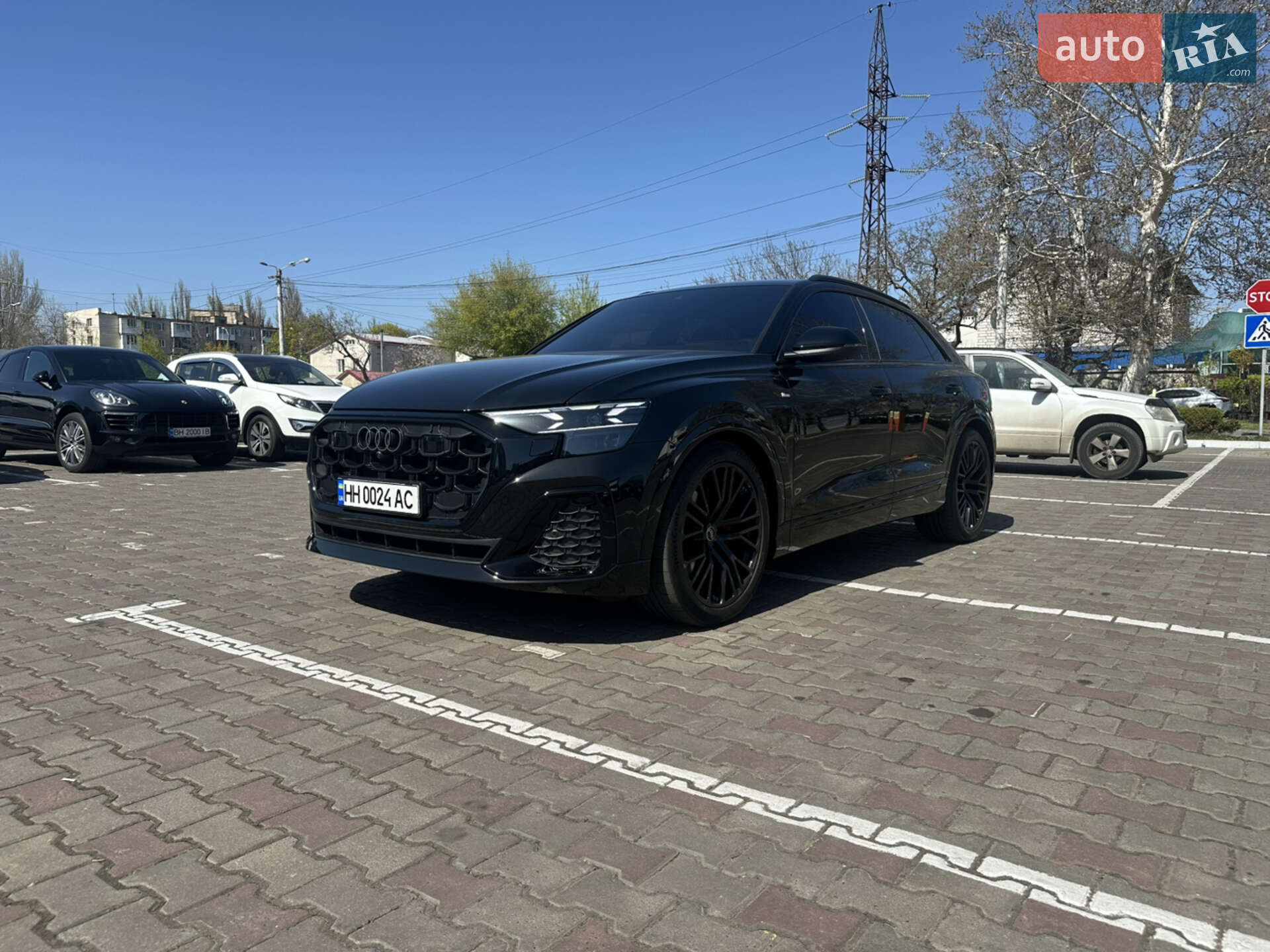 AUDI Q8 2025
