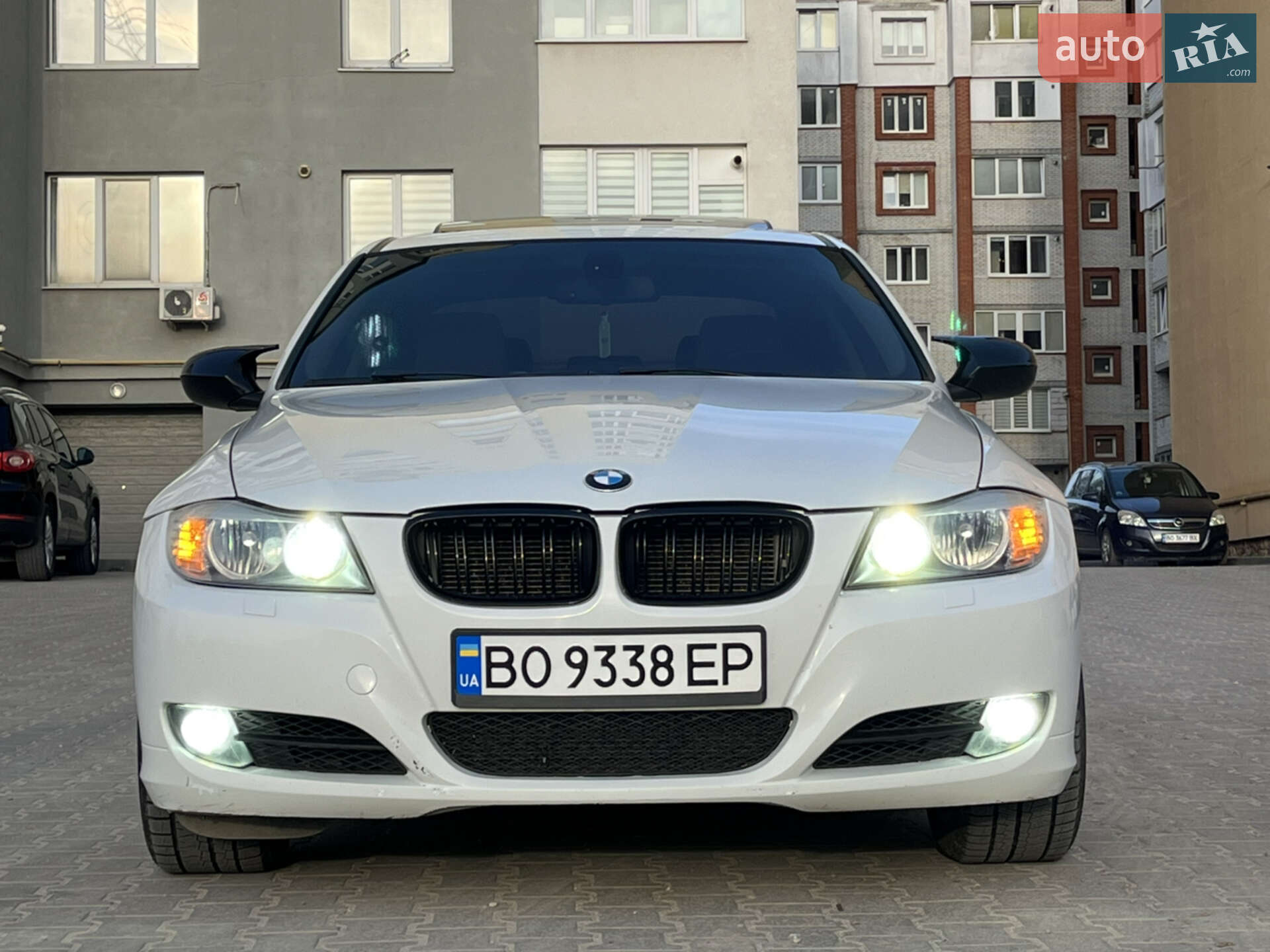 BMW 328 2011