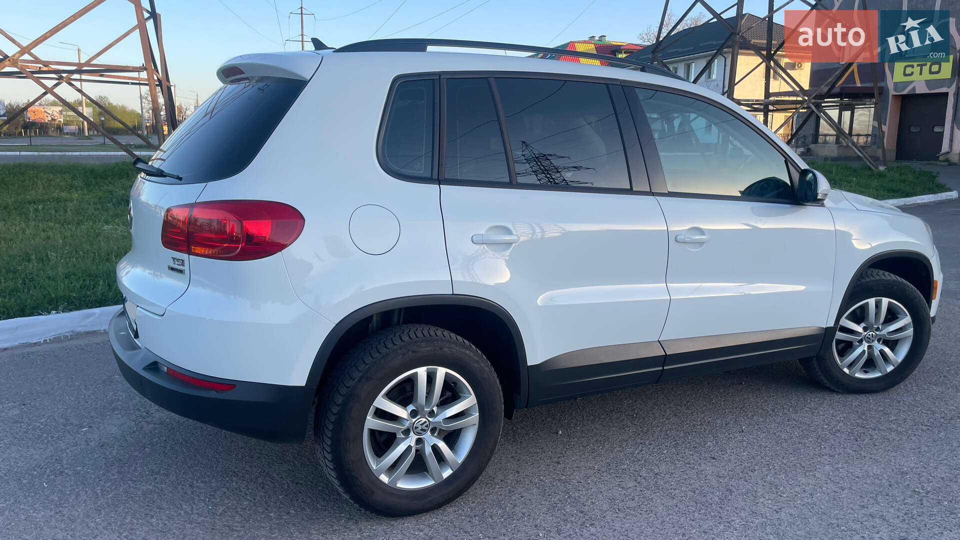 VOLKSWAGEN TIGUAN 2017