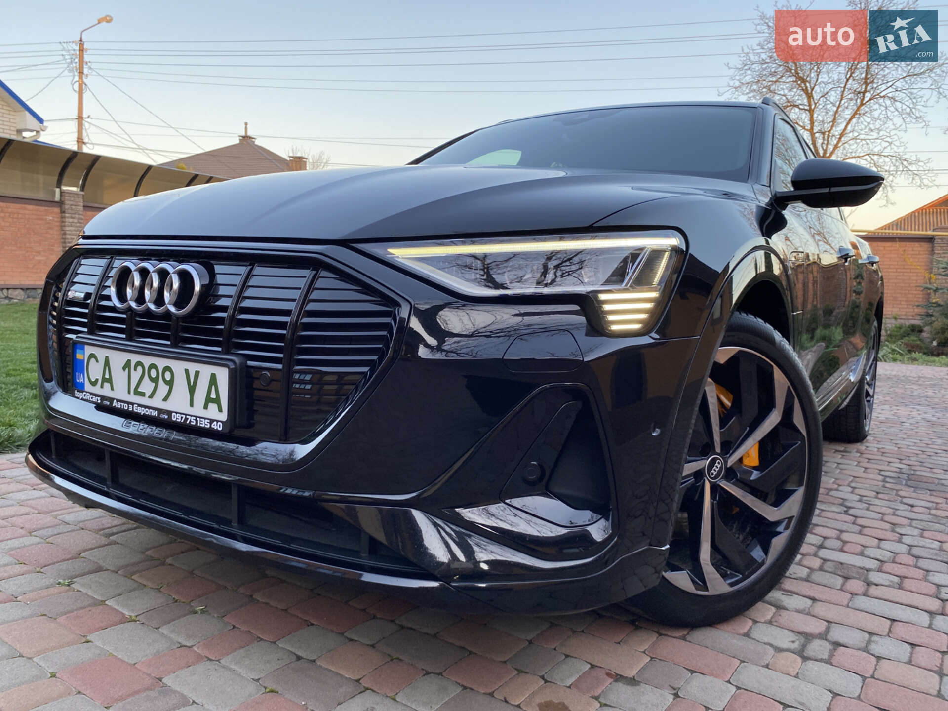 Головне фото звіту автомобіля AUDI E-TRON 55 2021