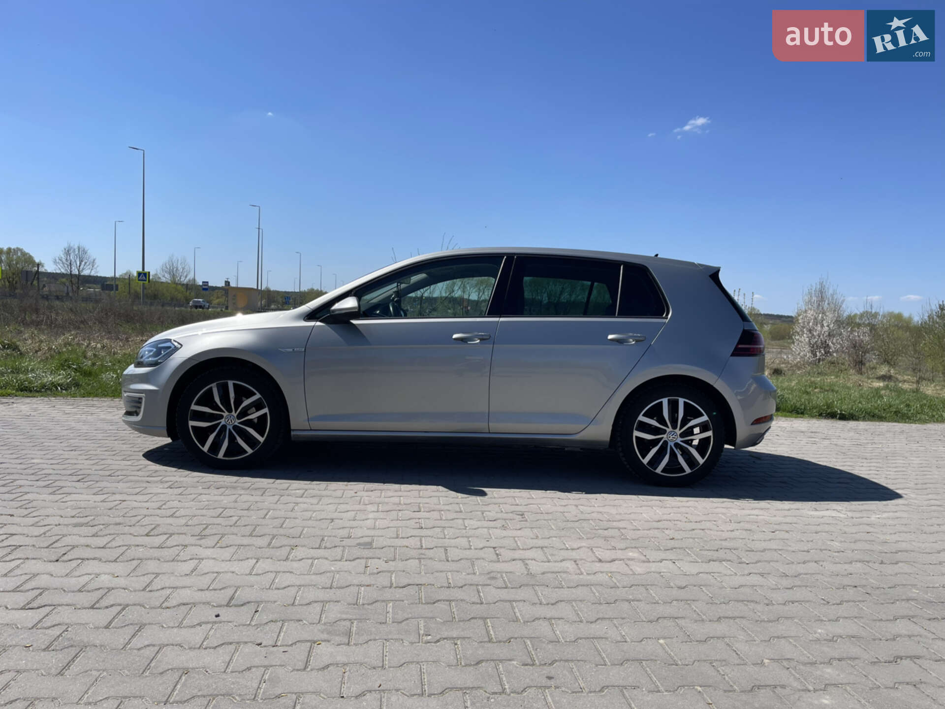 VOLKSWAGEN E-GOLF 2019