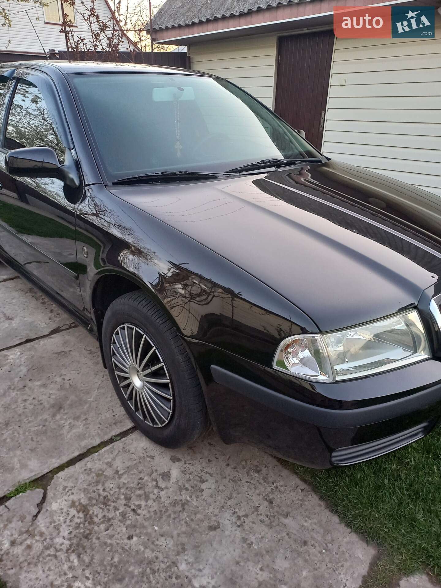 Головне фото звіту автомобіля SKODA OCTAVIA TOUR 2008