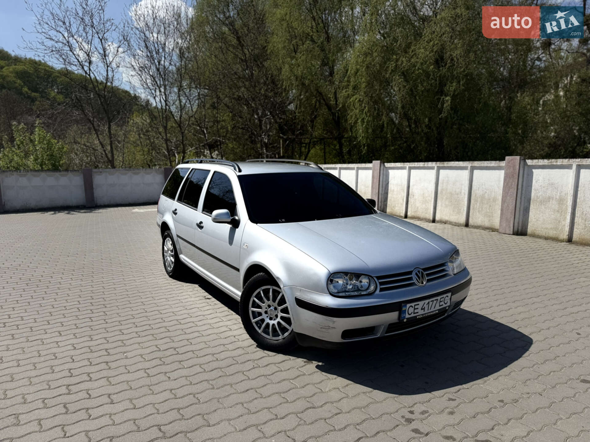 VOLKSWAGEN GOLF 2003