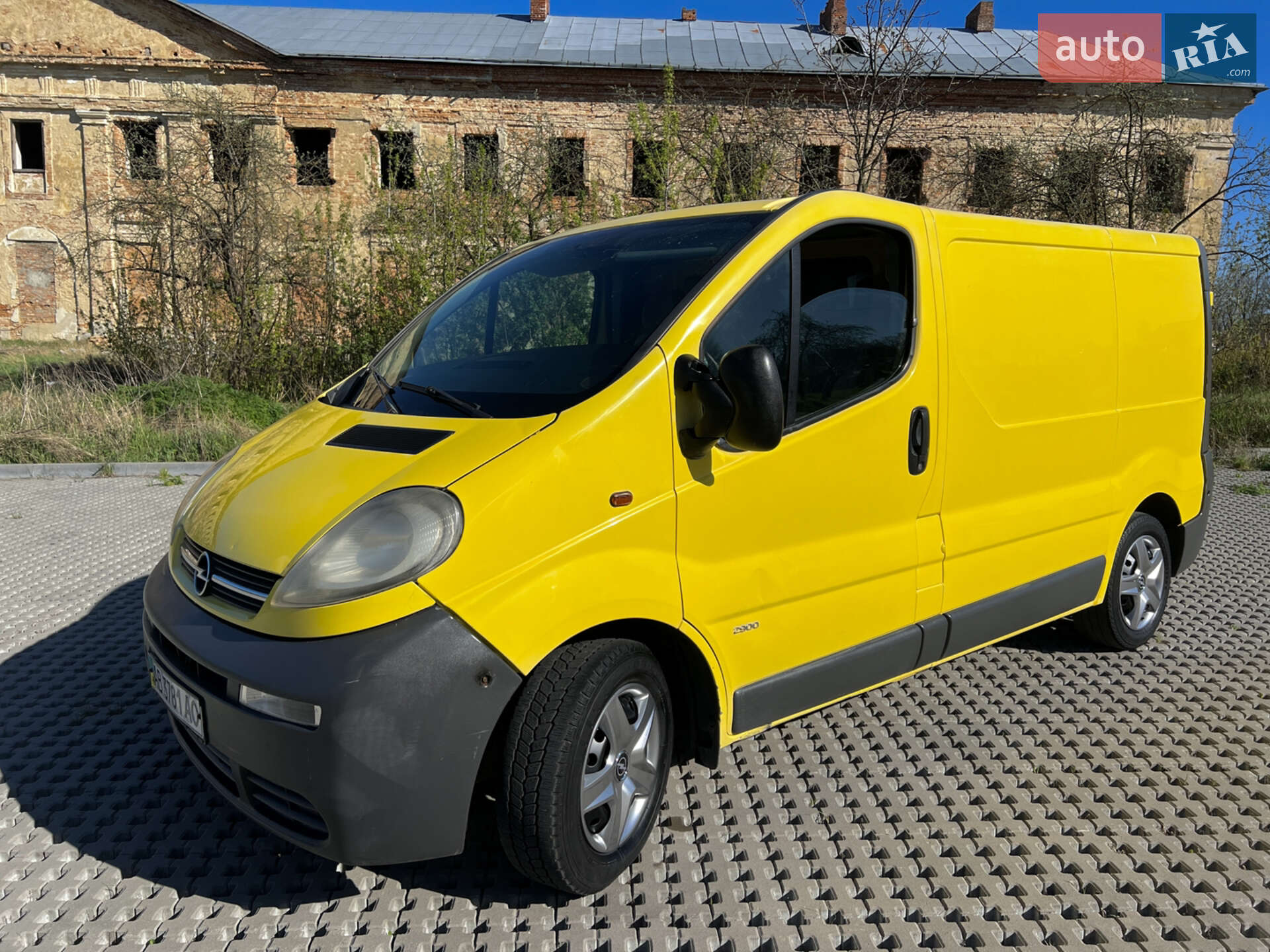 OPEL VIVARO 2002