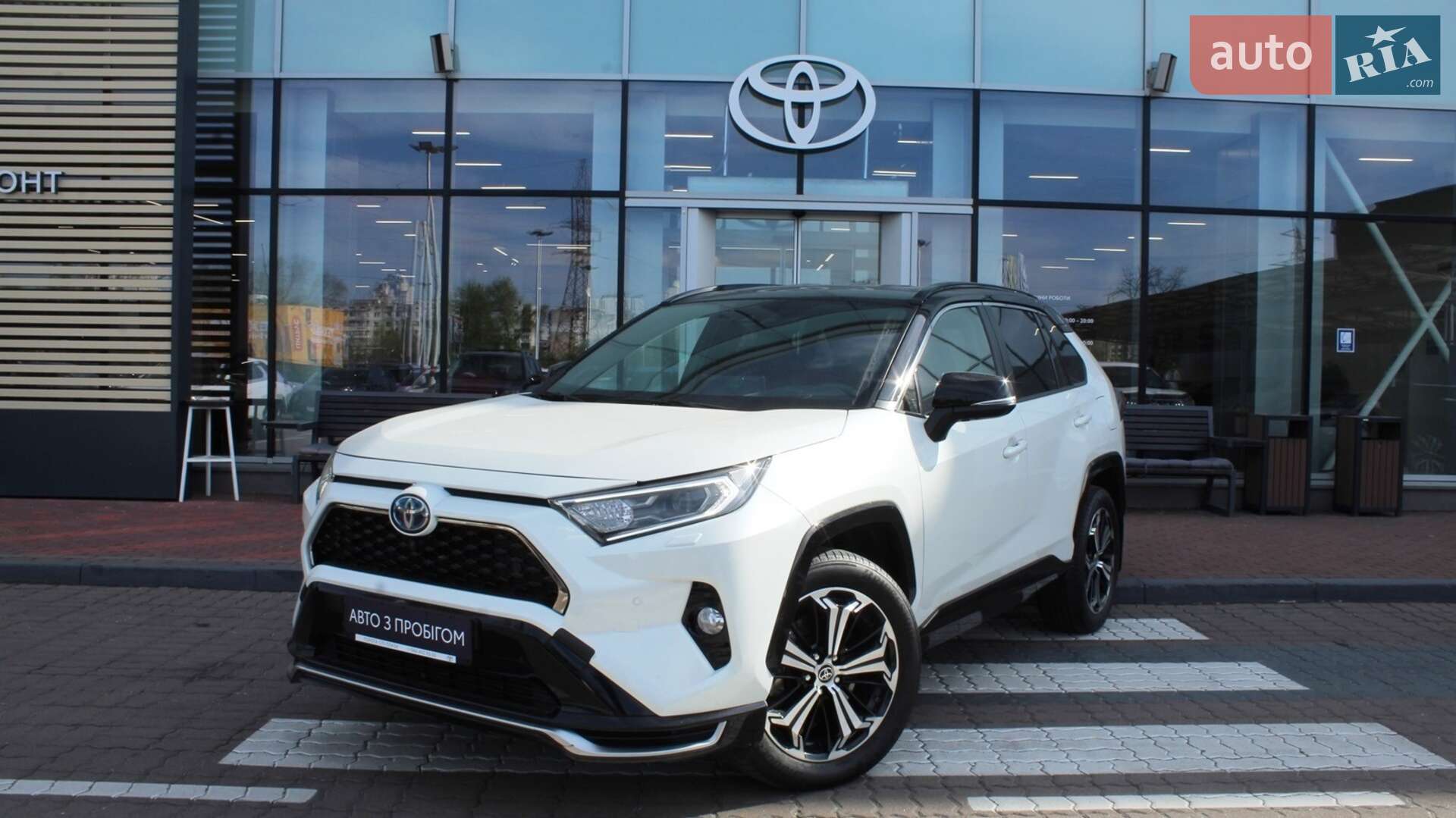 Головне фото звіту автомобіля TOYOTA RAV4 2021