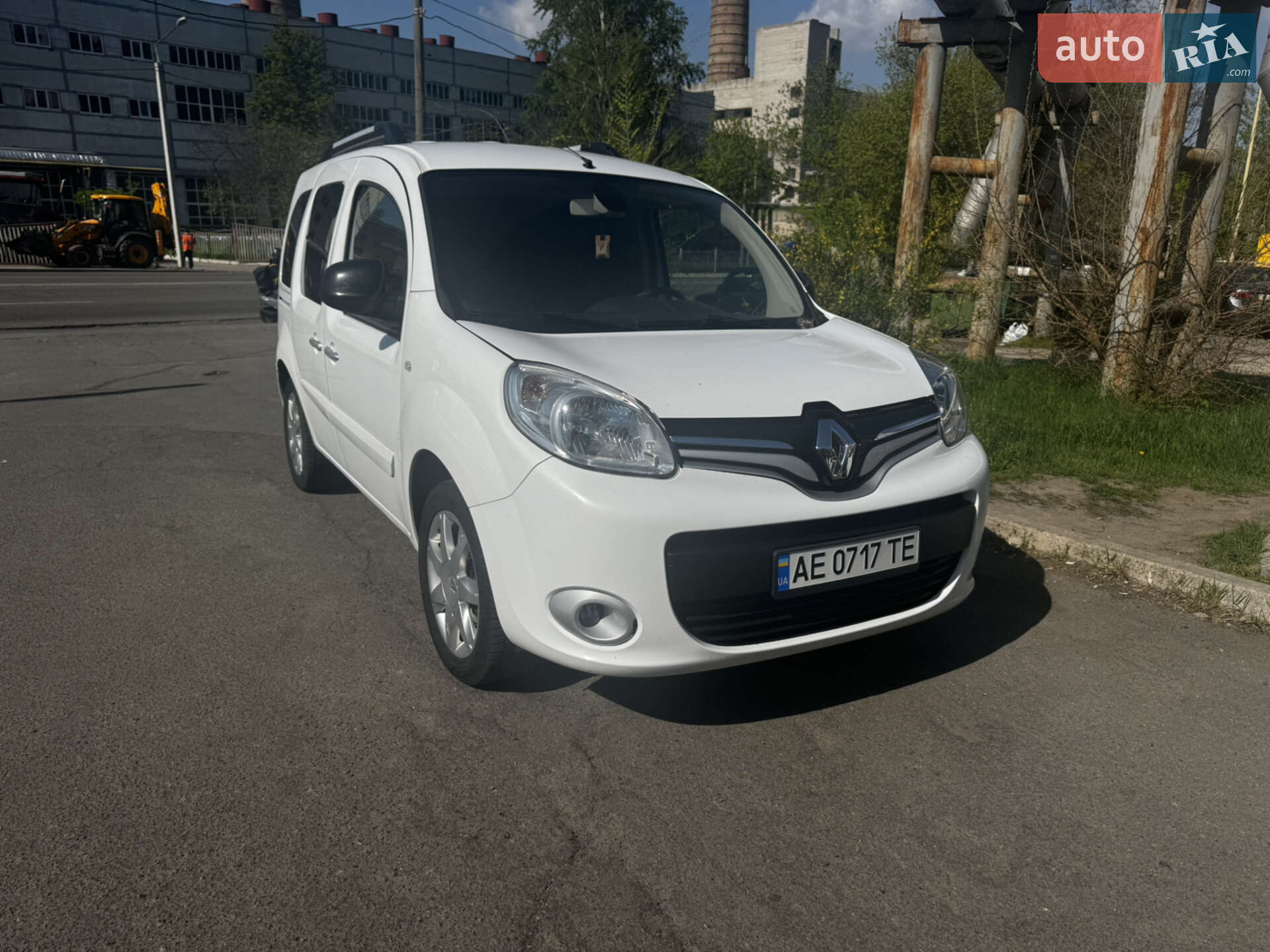 Головне фото звіту автомобіля RENAULT KANGOO 2013