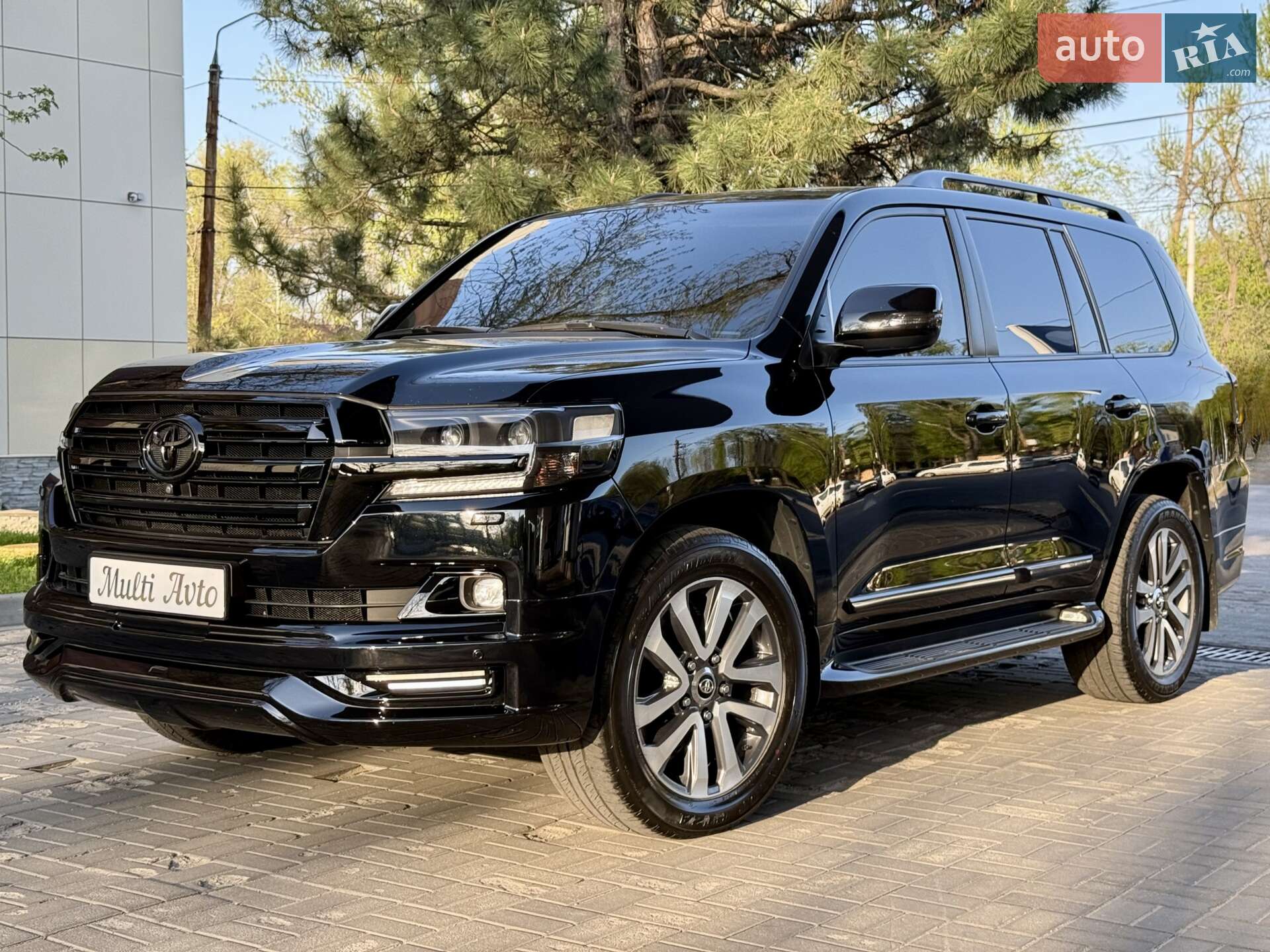 Головне фото звіту автомобіля TOYOTA LAND CRUISER 200 2016