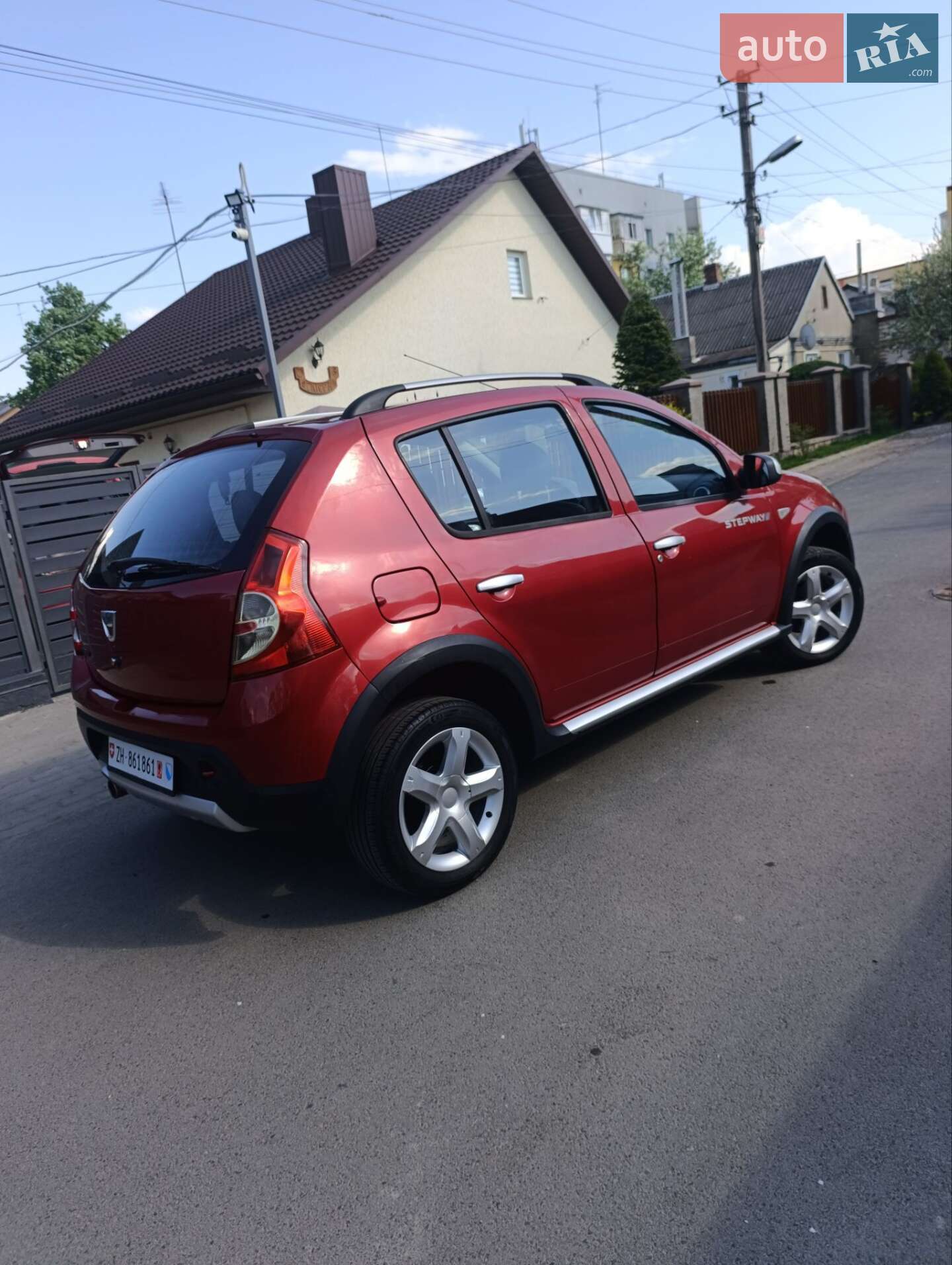 Головне фото звіту автомобіля DACIA SANDERO 2012