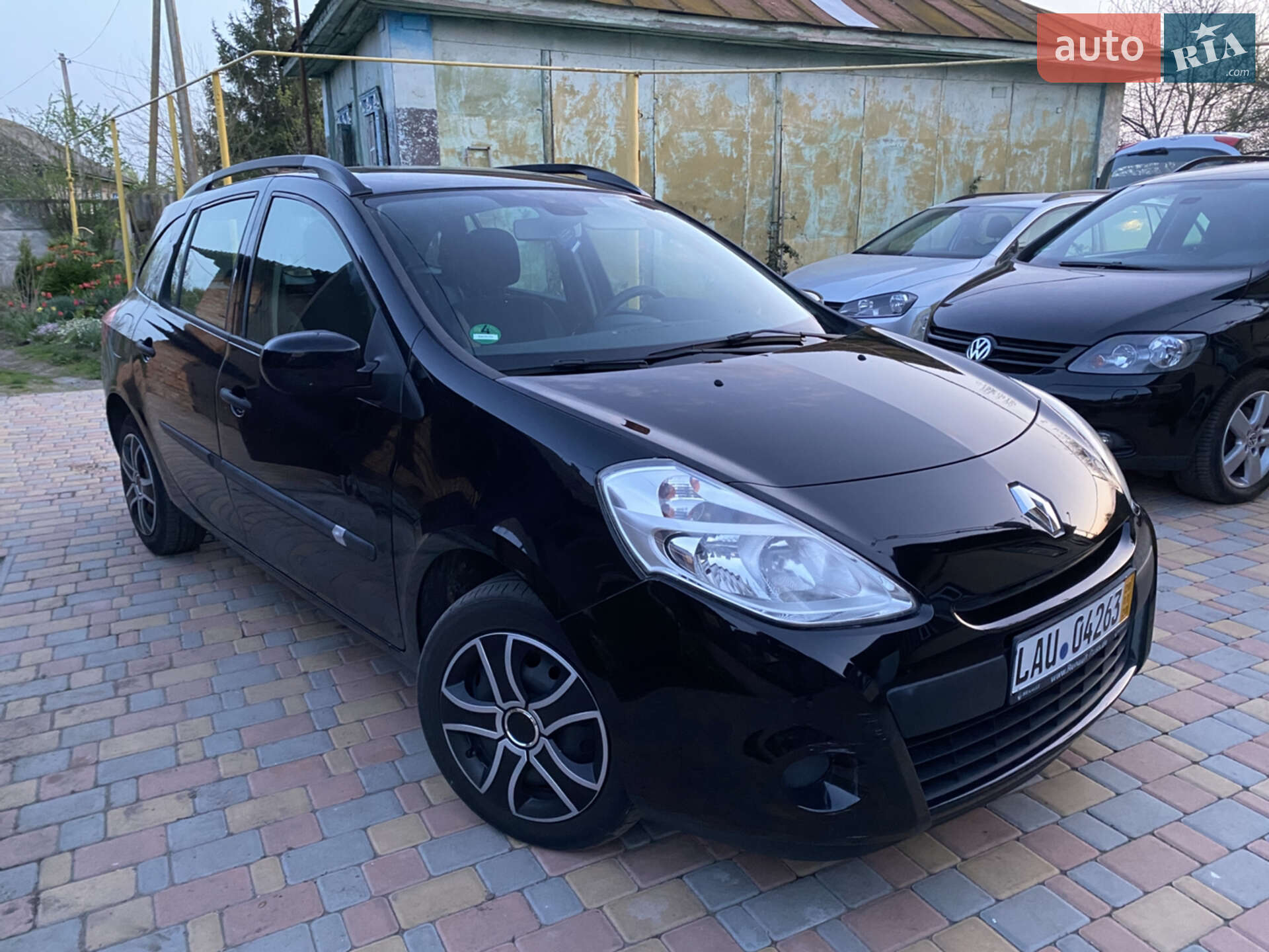 Головне фото звіту автомобіля RENAULT CLIO 2012