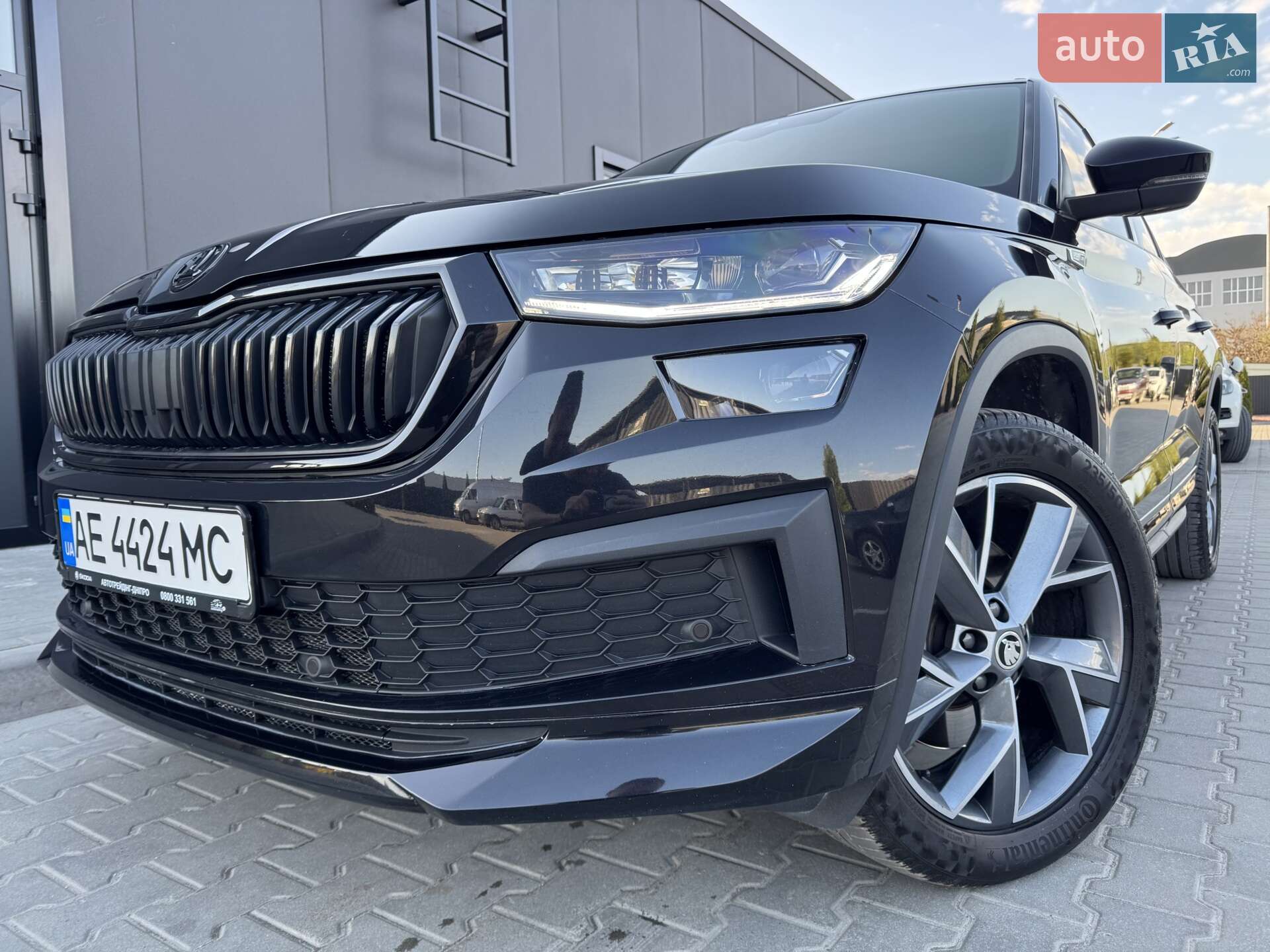 Головне фото звіту автомобіля SKODA KODIAQ 2023