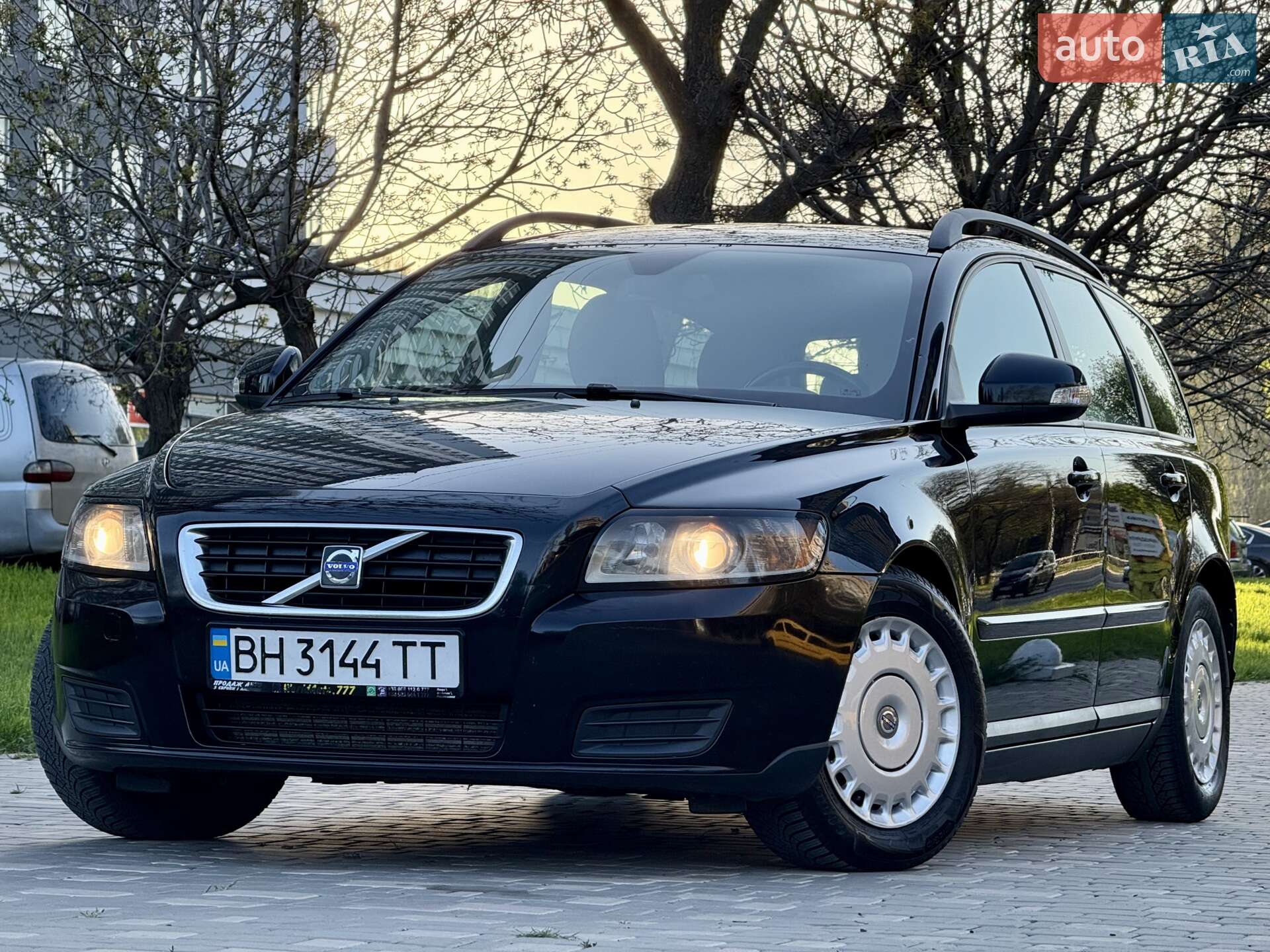 VOLVO V50 2010