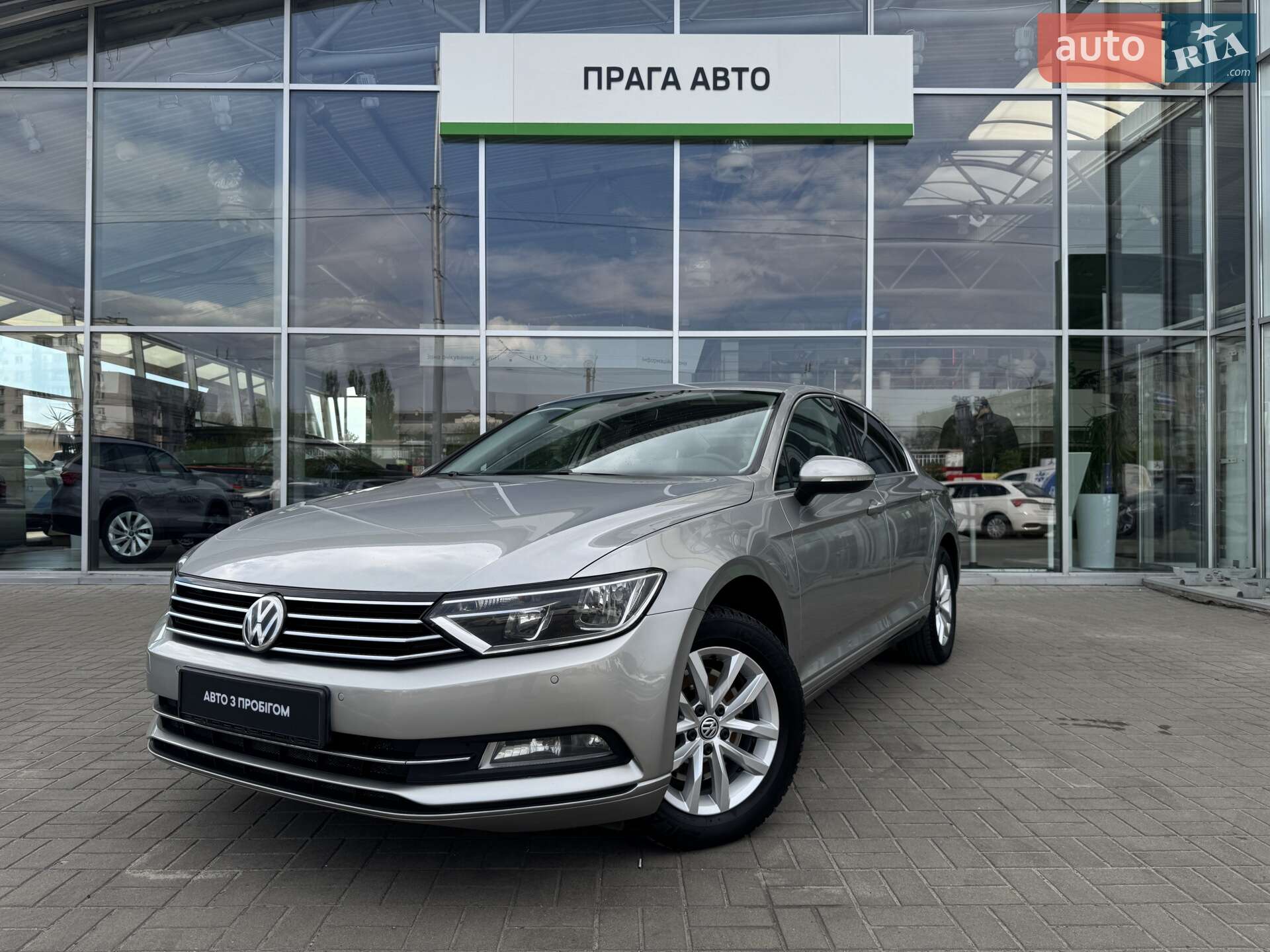 VOLKSWAGEN PASSAT 2015
