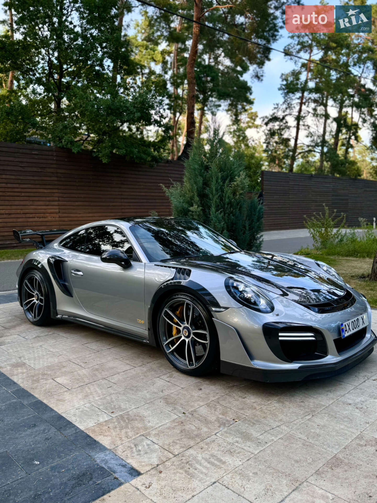PORSCHE 911 TURBO S 2016