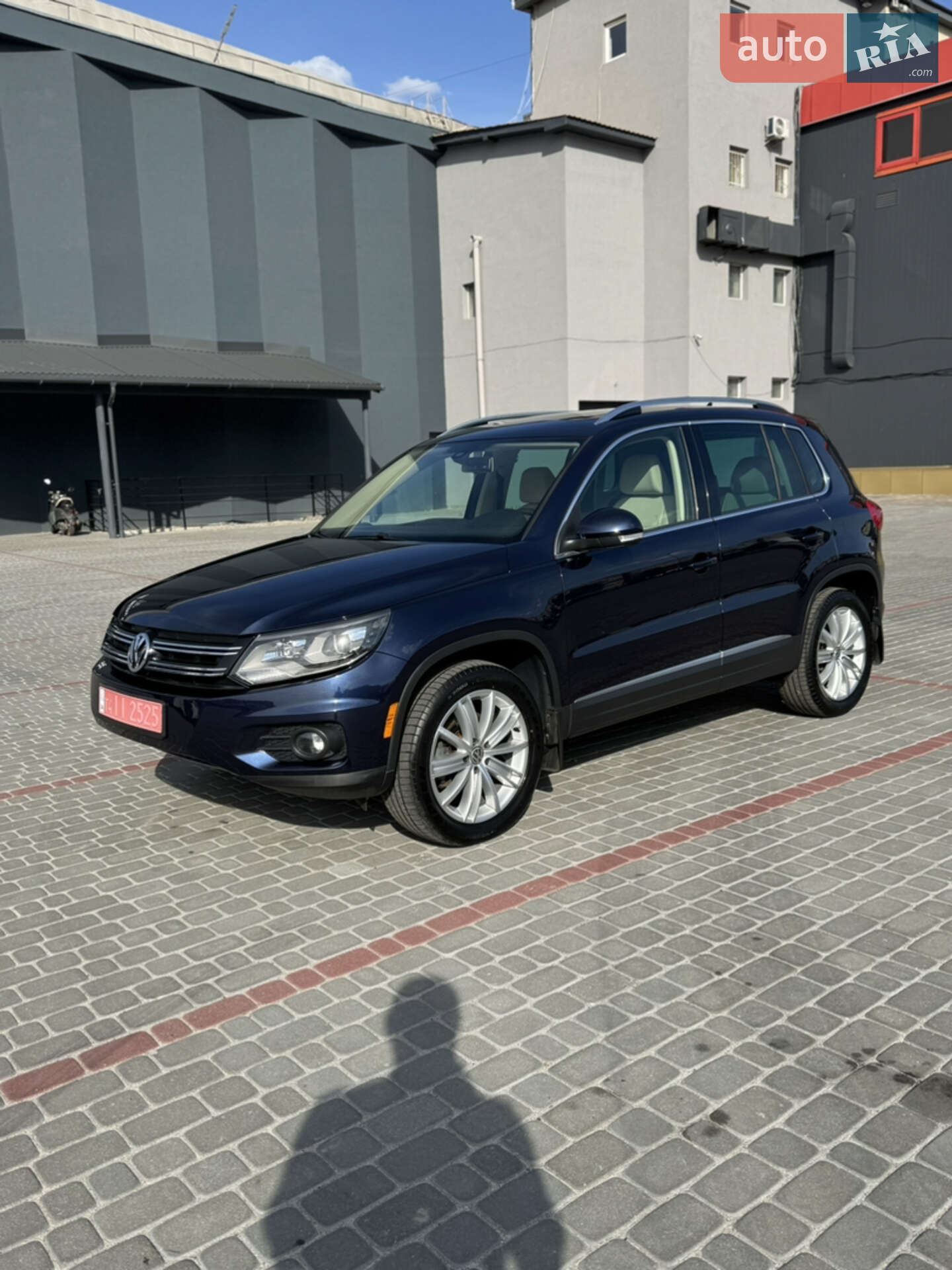 VOLKSWAGEN TIGUAN 2015