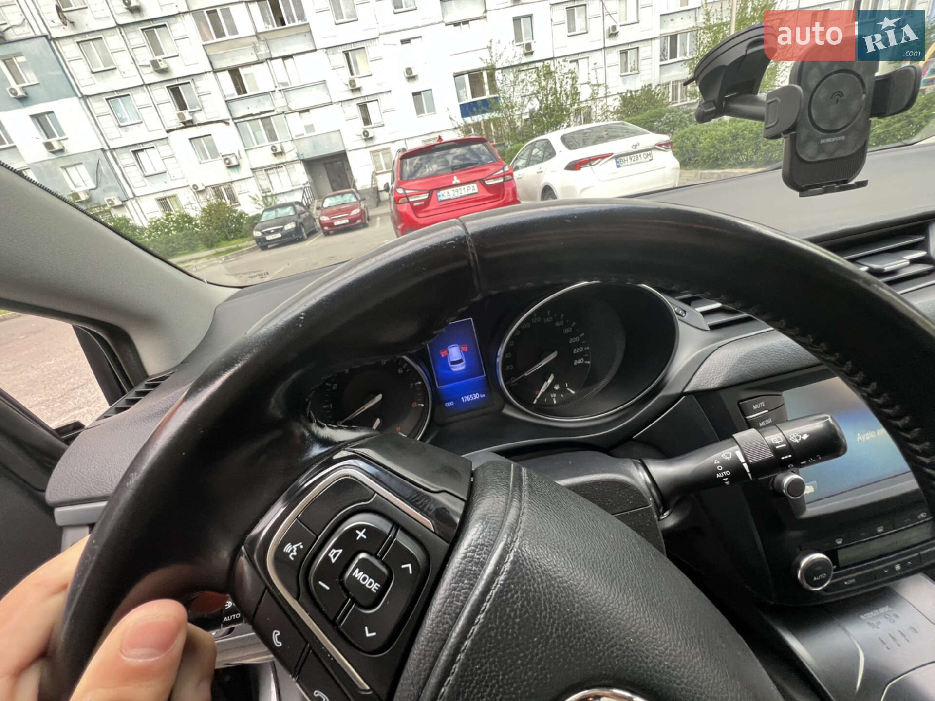 TOYOTA AVENSIS 2015