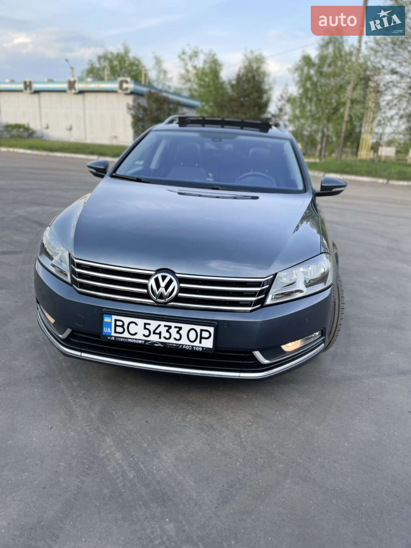 VOLKSWAGEN PASSAT 2012