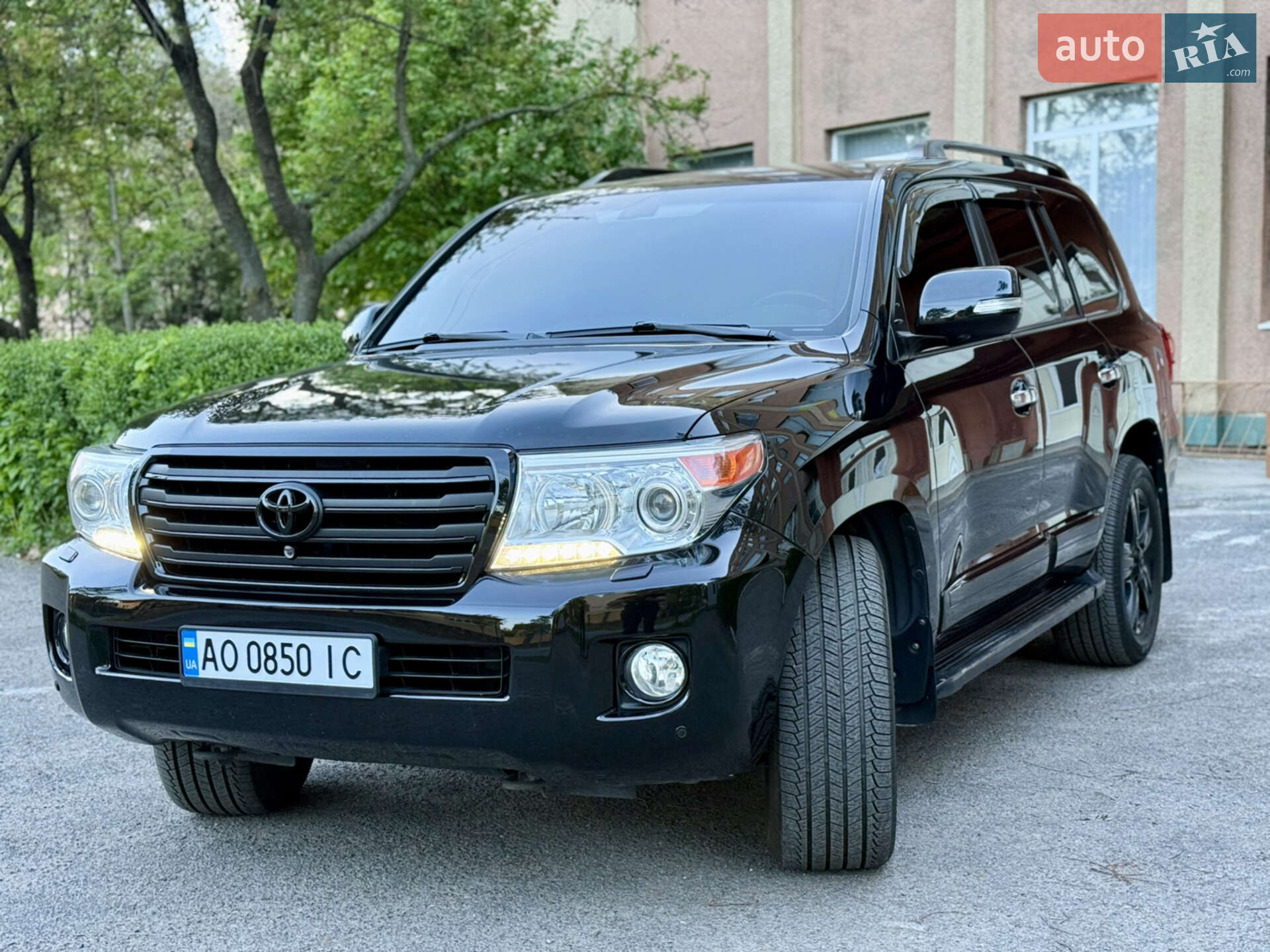 TOYOTA LAND CRUISER 200