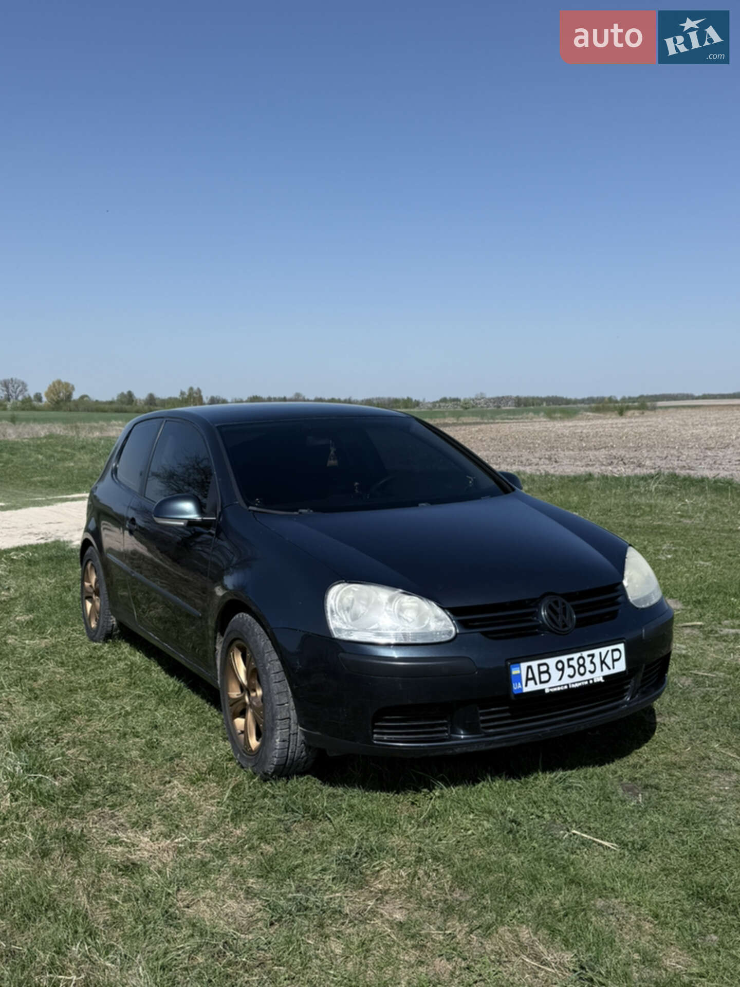 VOLKSWAGEN GOLF 2004