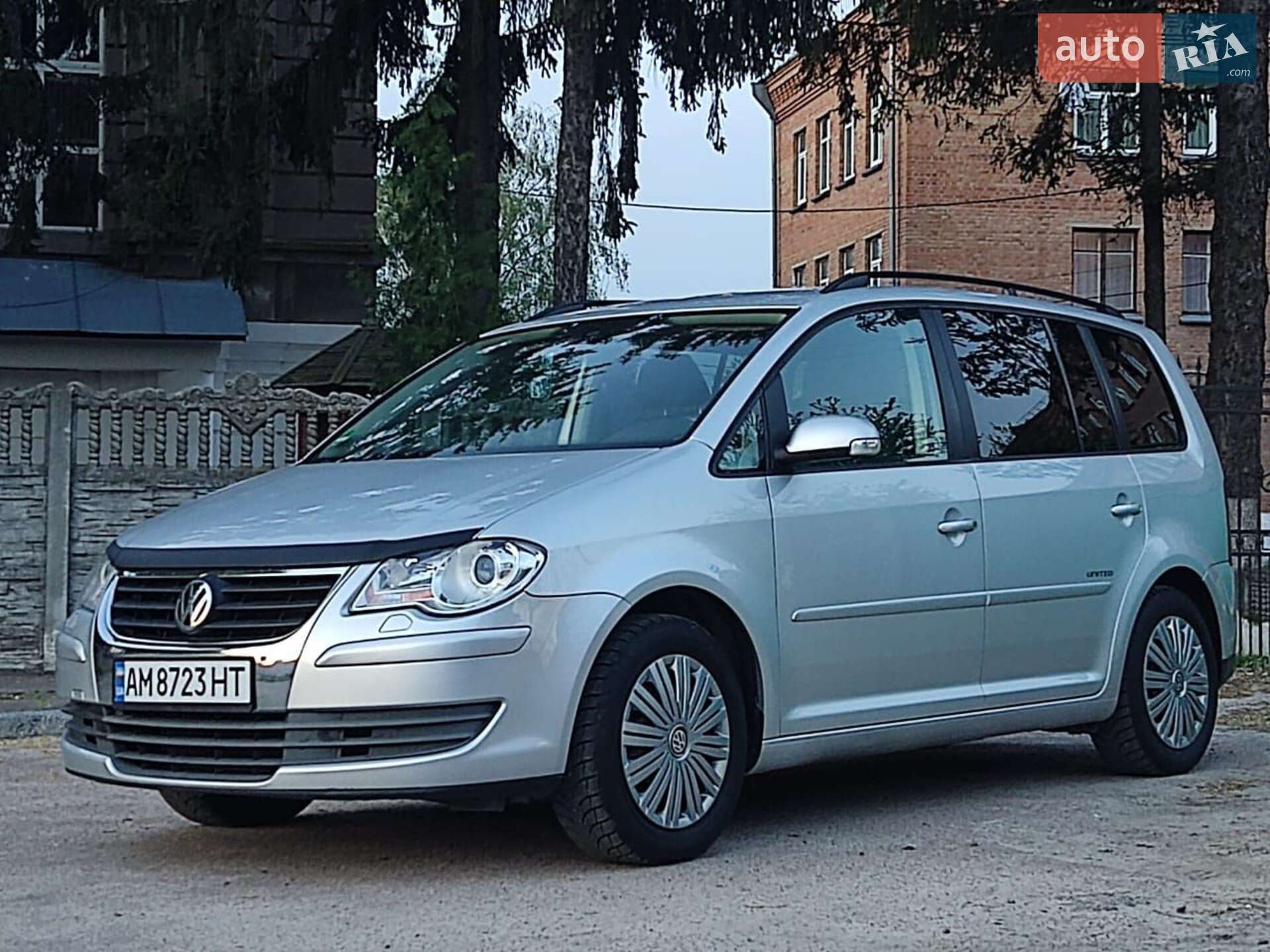 VOLKSWAGEN TOURAN 2009