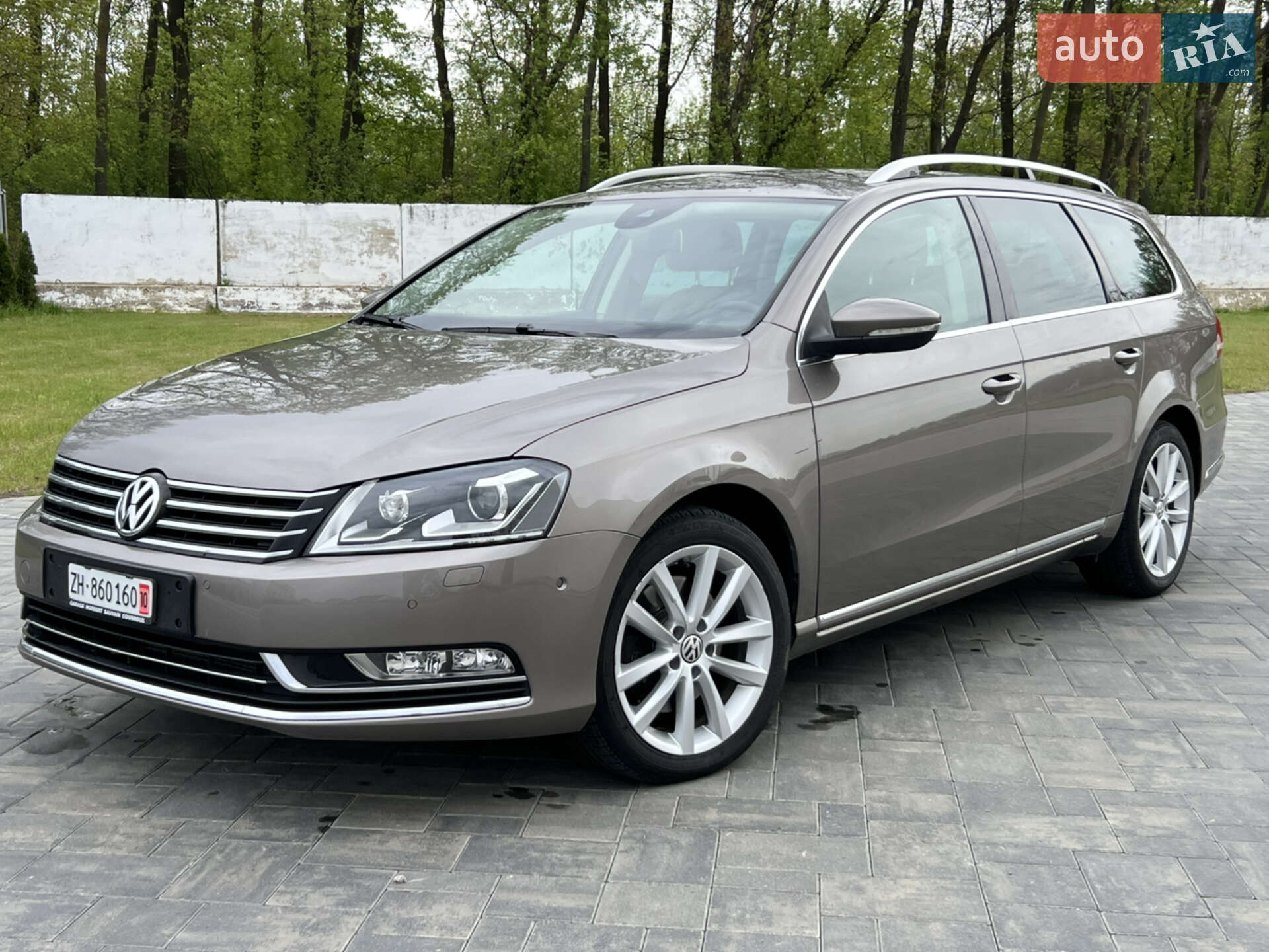 VOLKSWAGEN PASSAT 2011