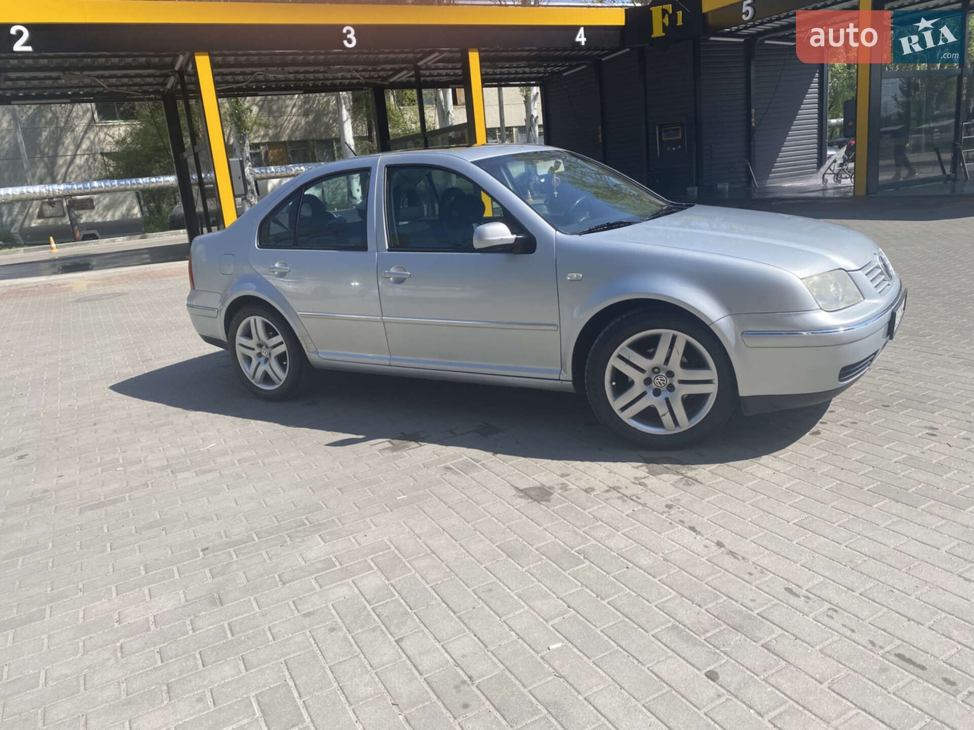 VOLKSWAGEN BORA 2001